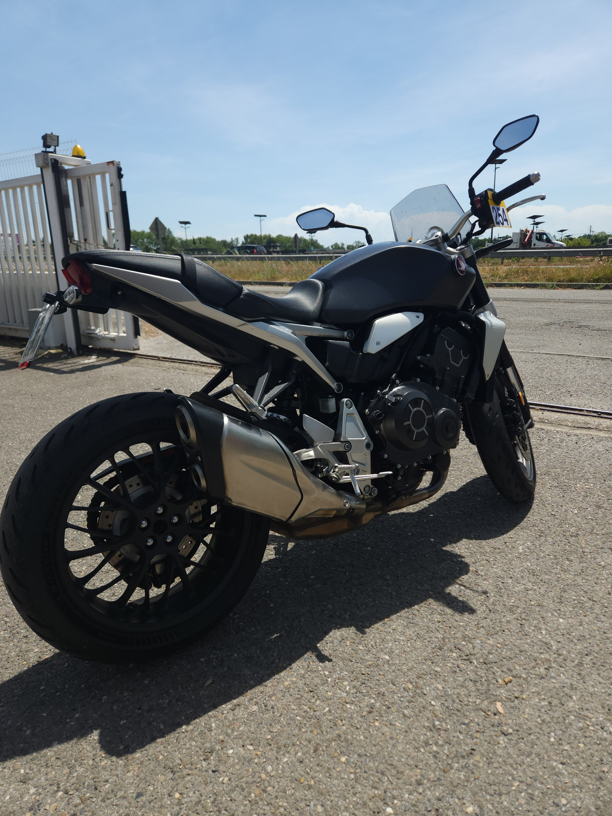 HONDA CB 1000 R