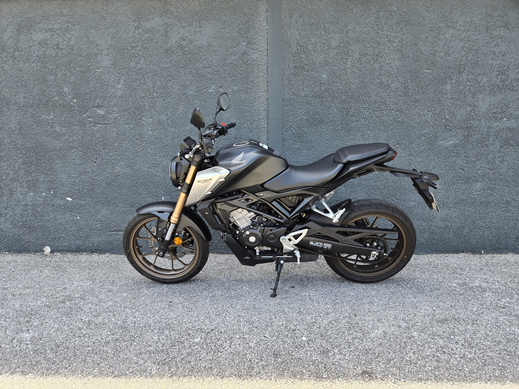 HONDA CB 125  R