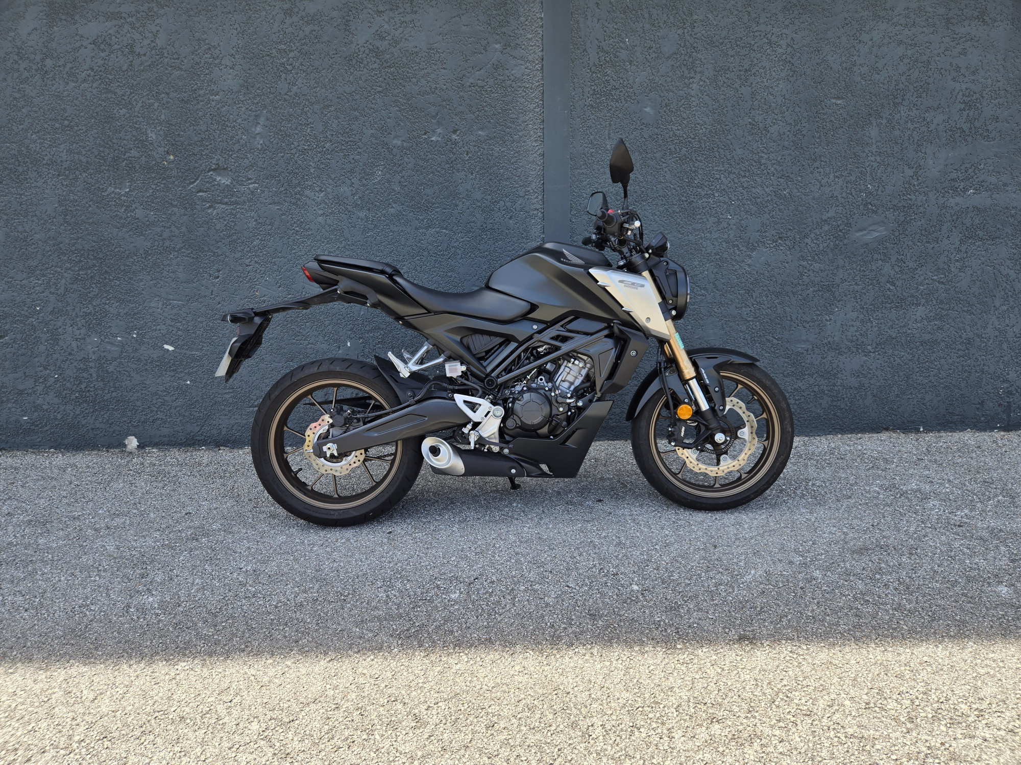 HONDA CB 125  R