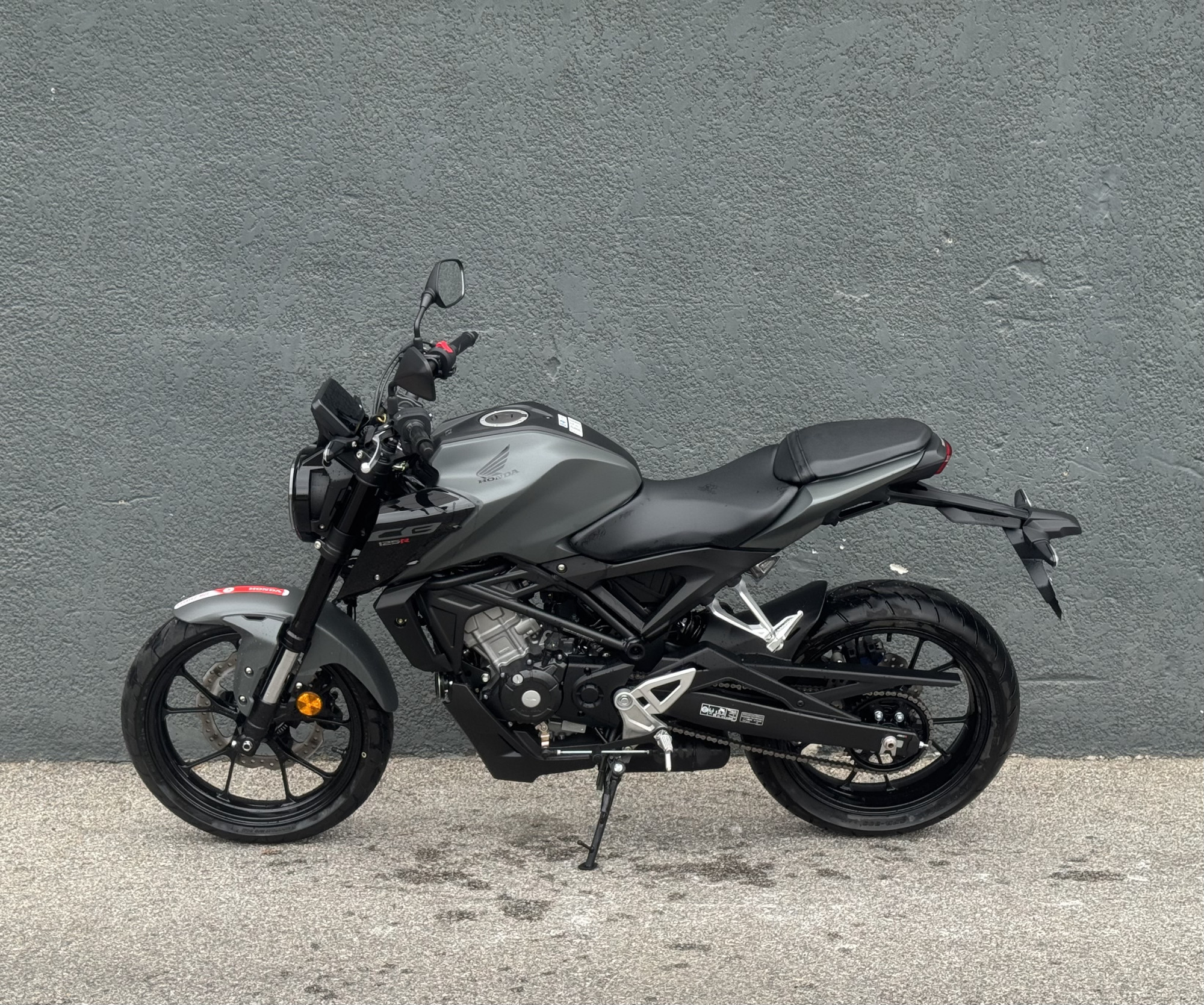 HONDA CB 125  R
