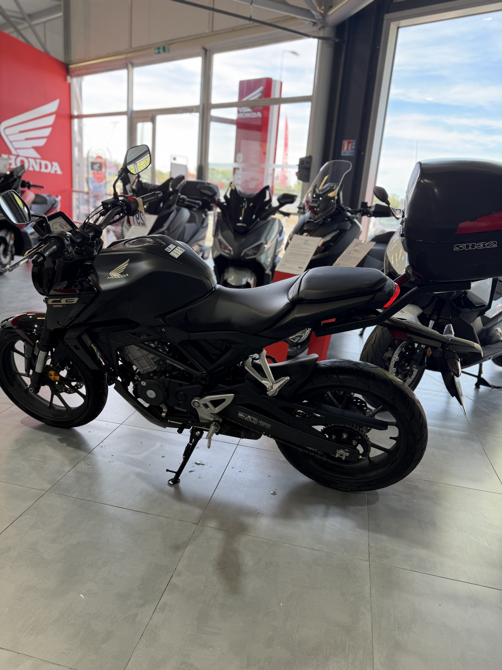 HONDA CB 125  R