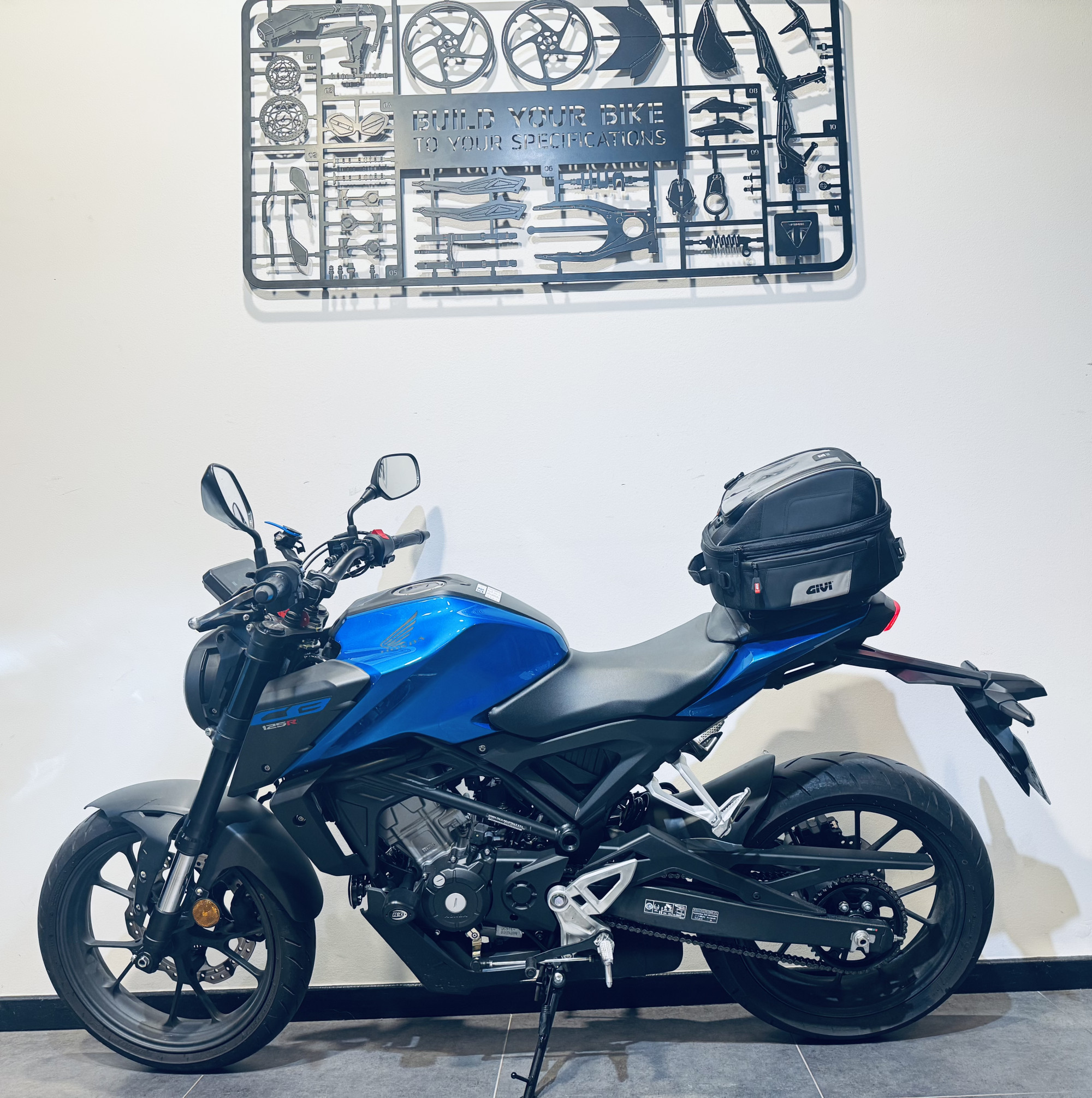 HONDA CB 125  R