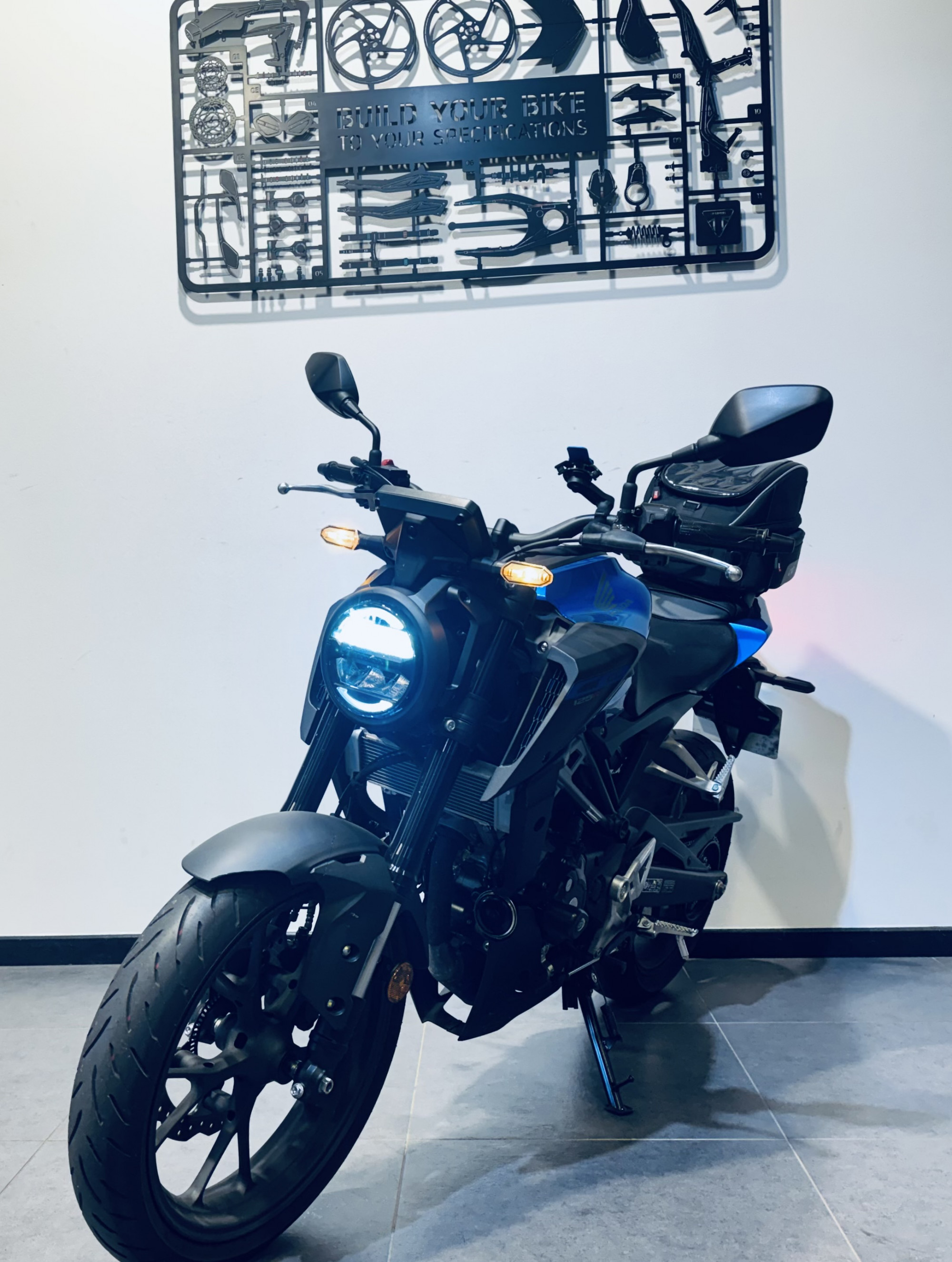 HONDA CB 125  R