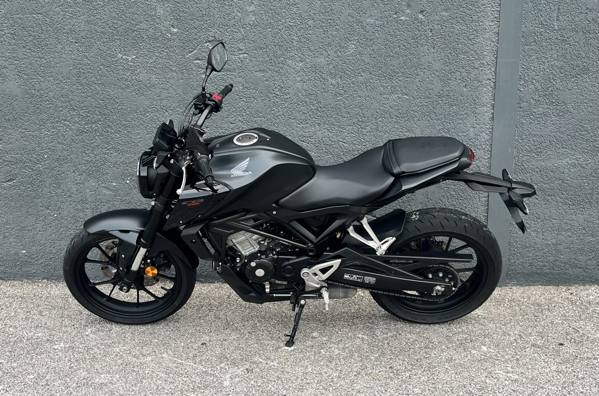 HONDA CB 125  R