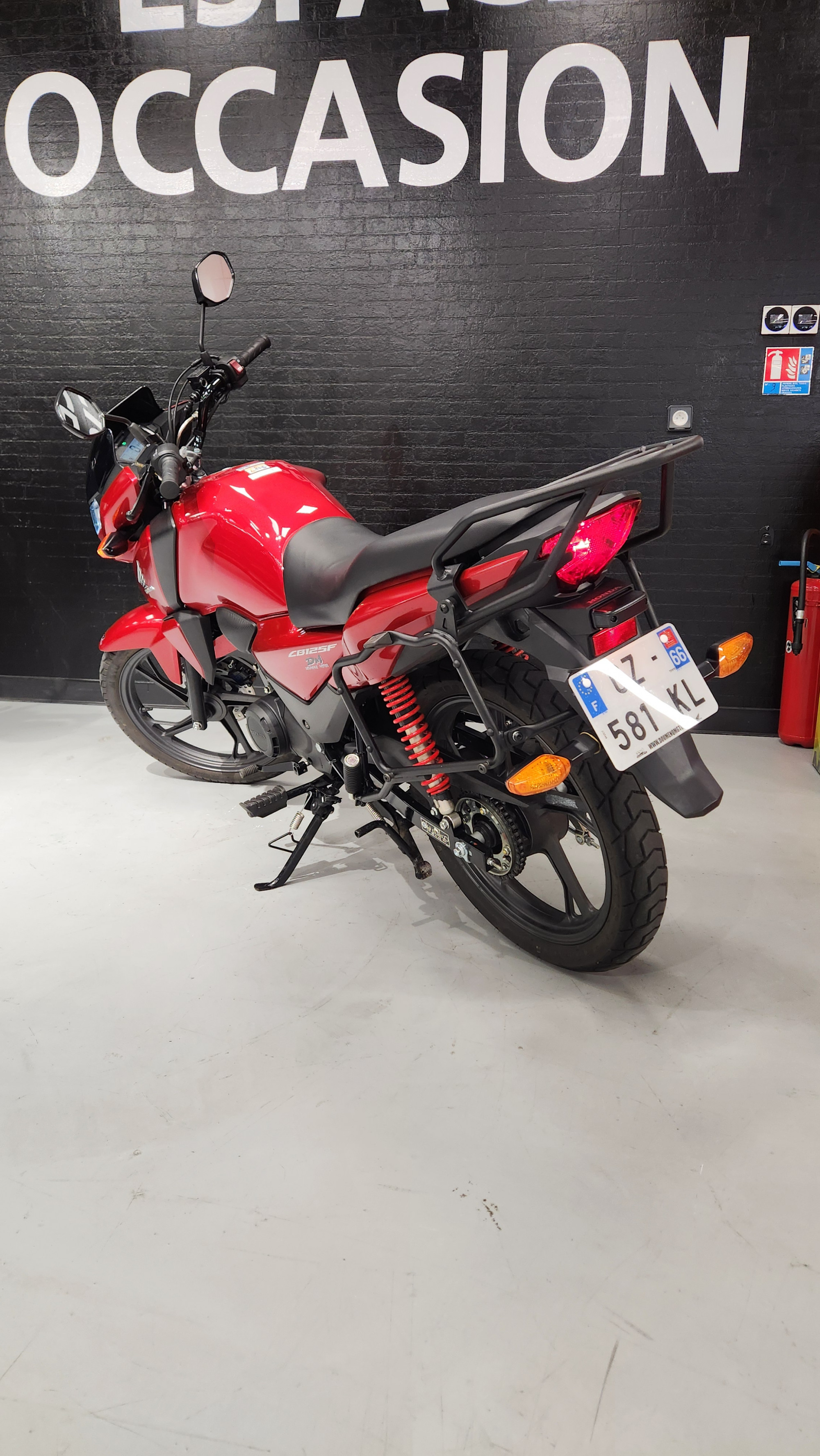 HONDA CB 125 F