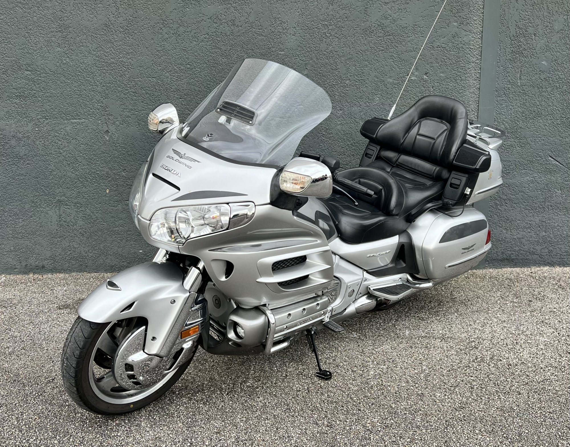 HONDA GL1800 GOLDWING
