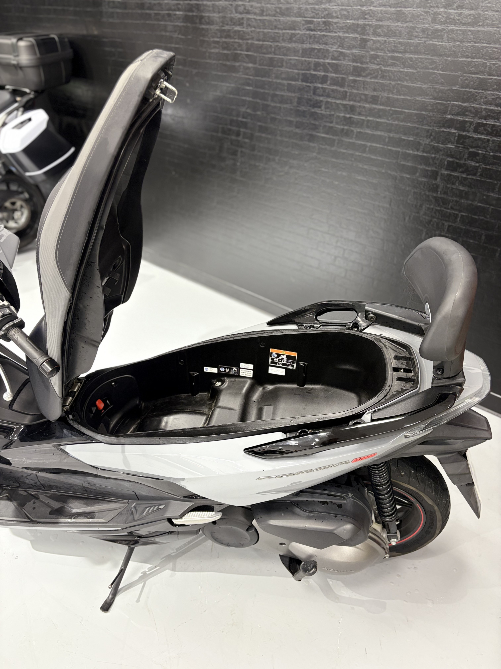 HONDA NSS FORZA 300