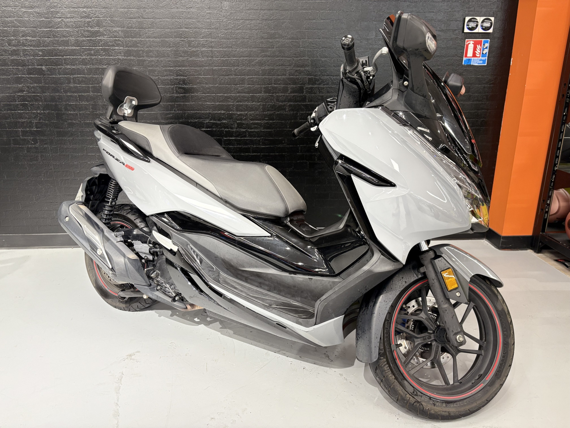 HONDA NSS FORZA 300