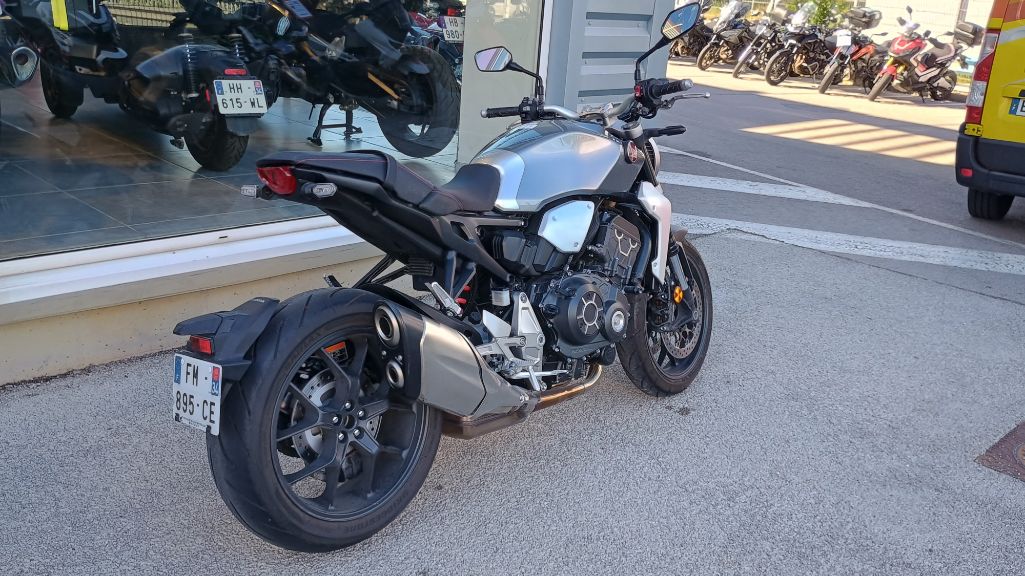 HONDA CB 1000 R