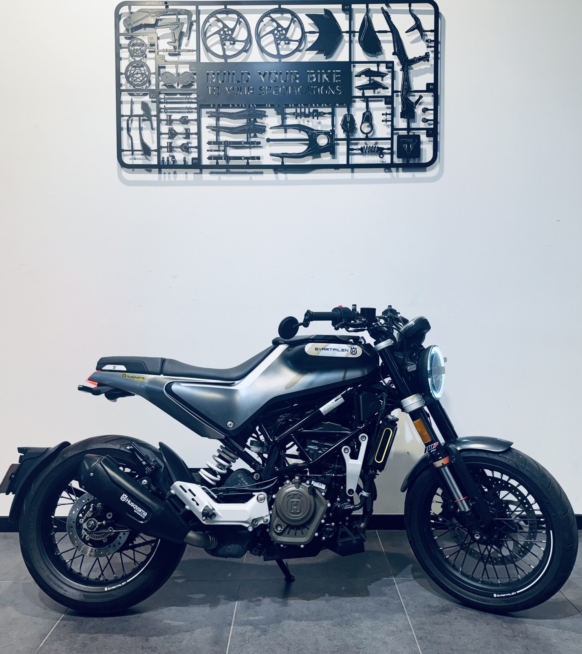 HUSQVARNA SVARTPILEN 125 ABS