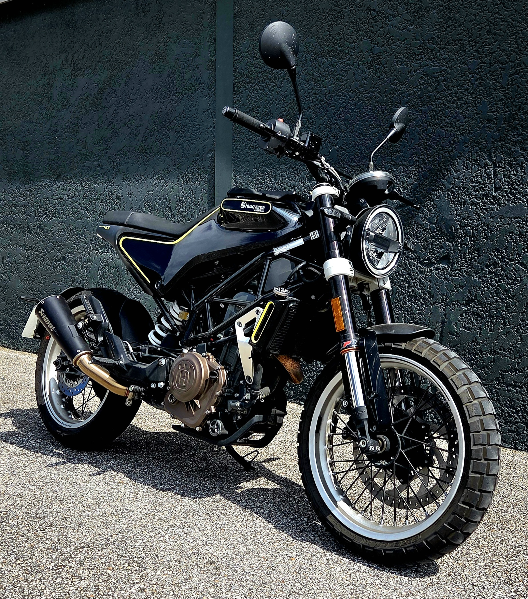 HUSQVARNA SVARTPILEN 401