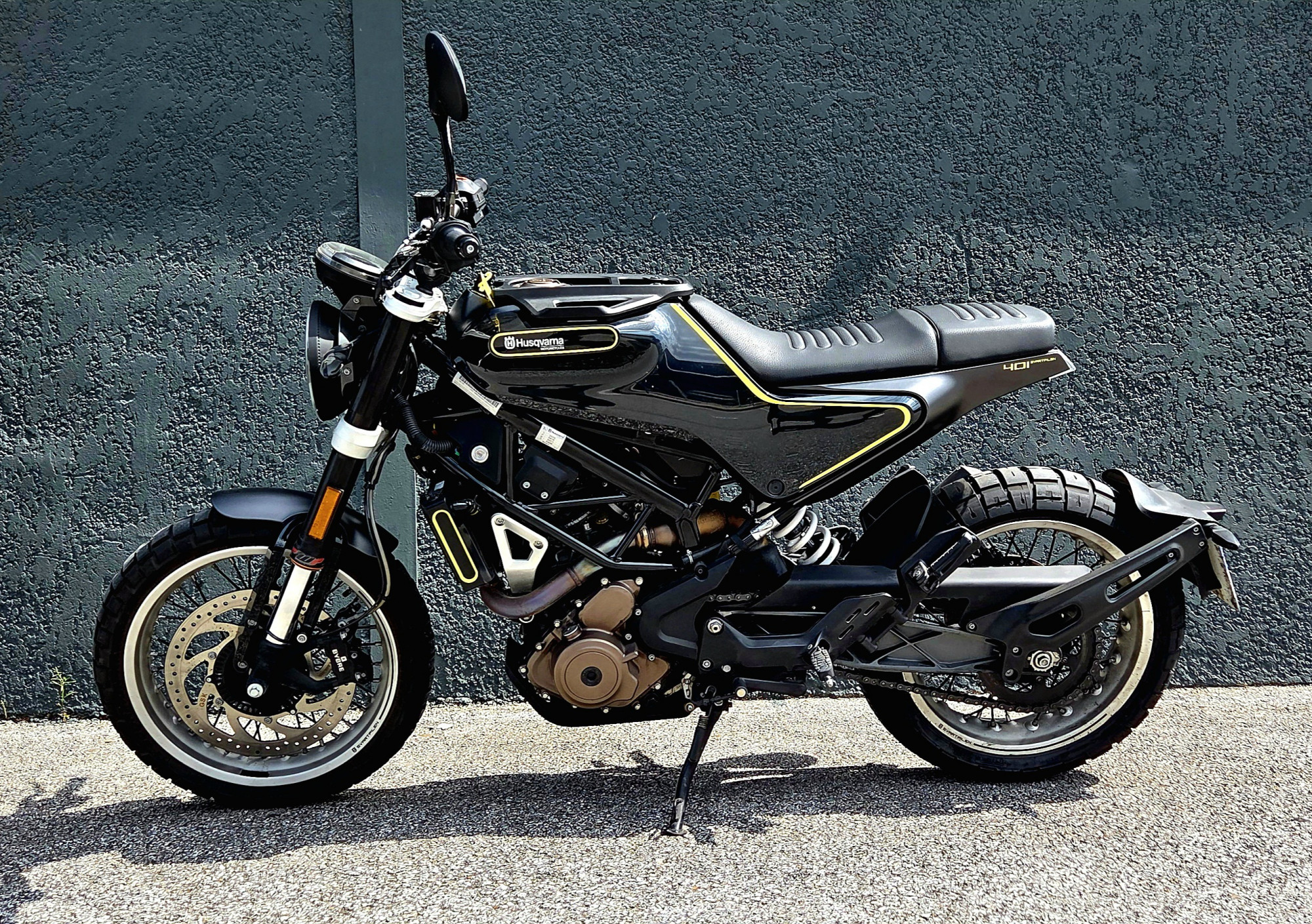 HUSQVARNA SVARTPILEN 401