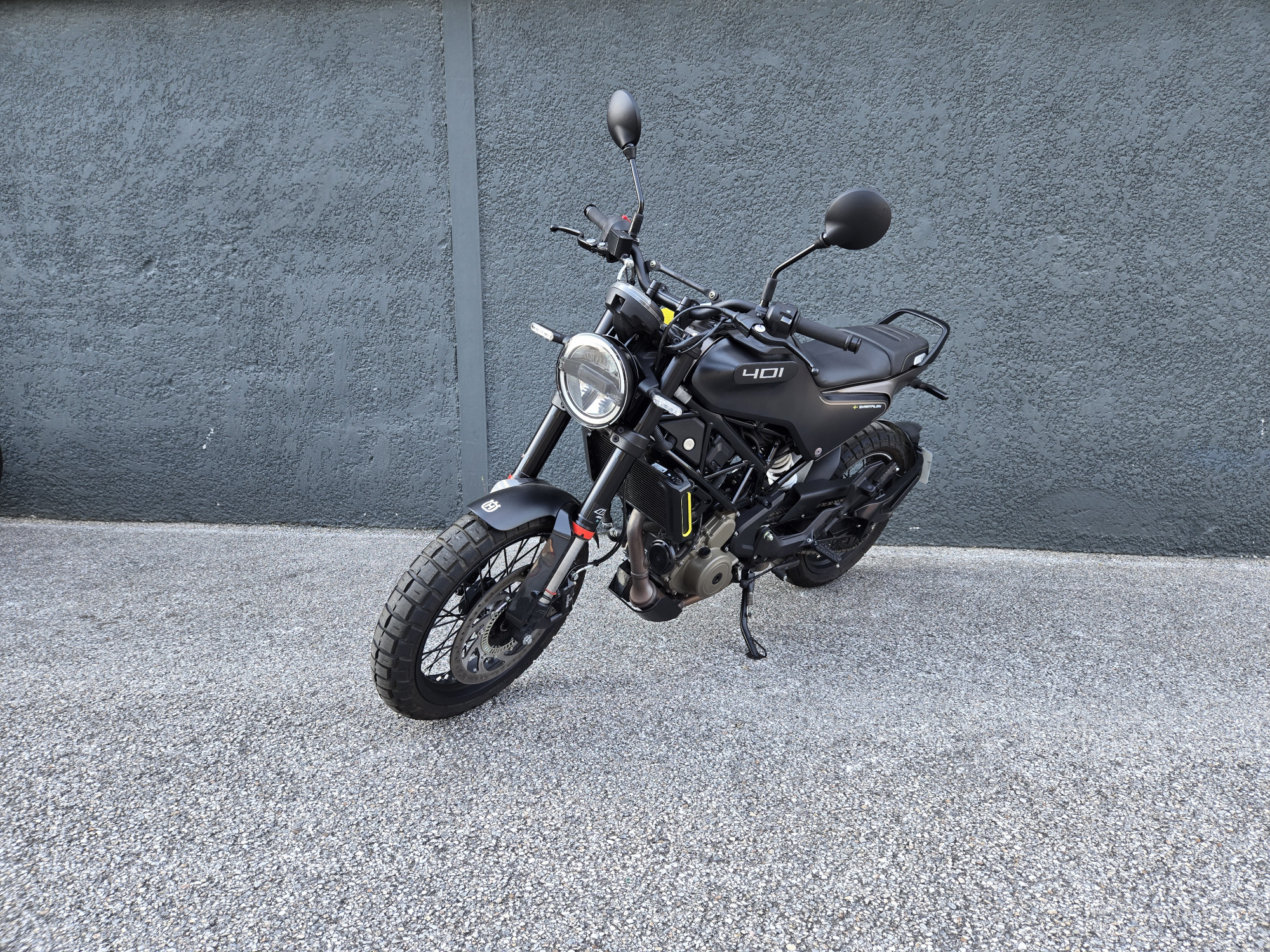 HUSQVARNA SVARTPILEN 401