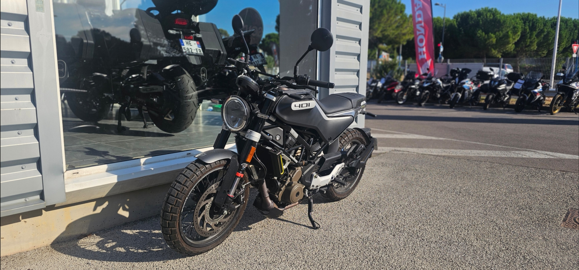 HUSQVARNA SVARTPILEN 401