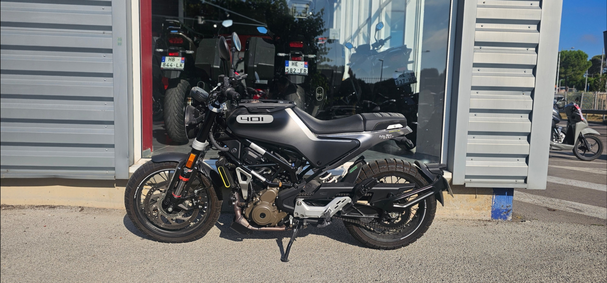 HUSQVARNA SVARTPILEN 401