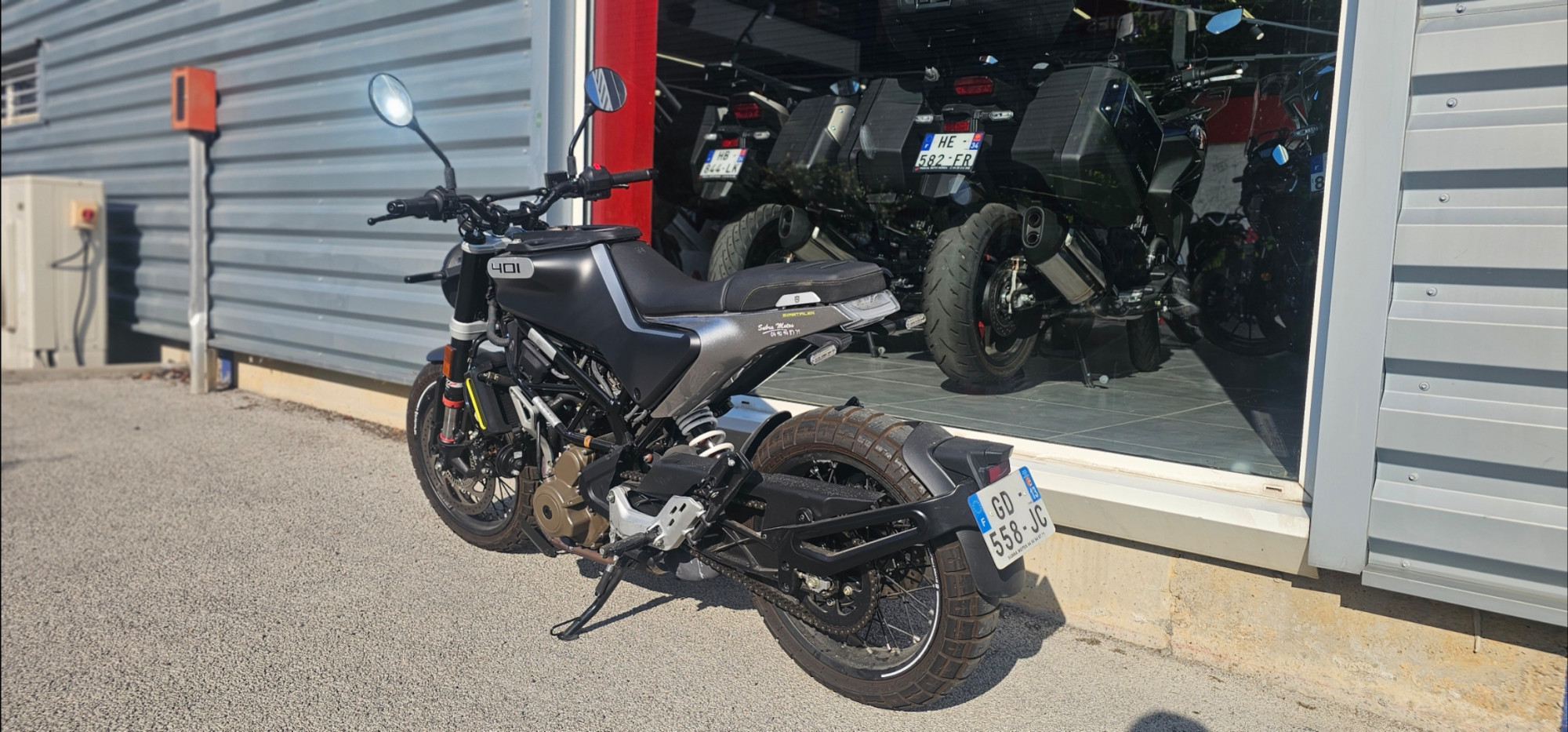 HUSQVARNA SVARTPILEN 401