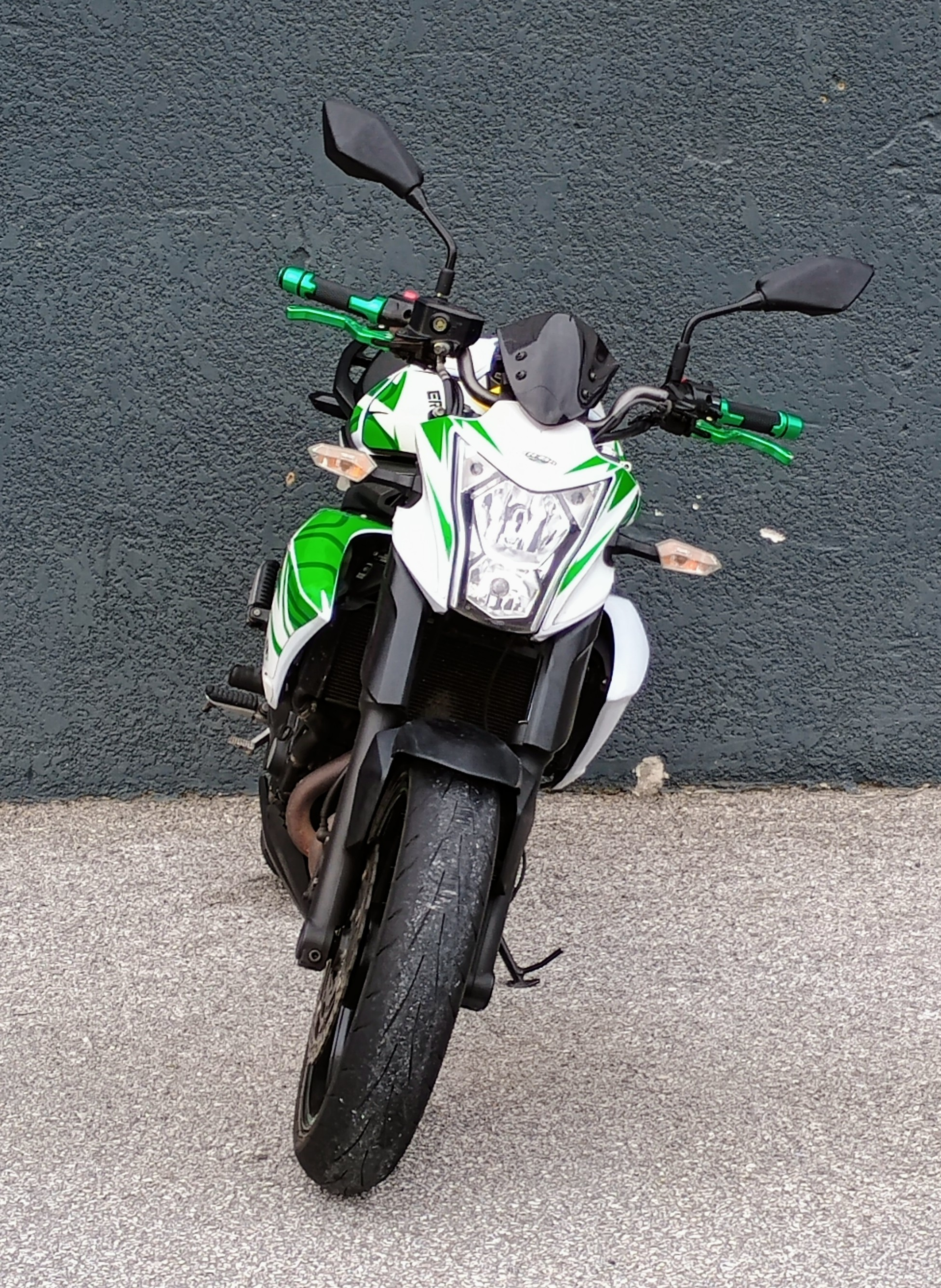 KAWASAKI ER-6
