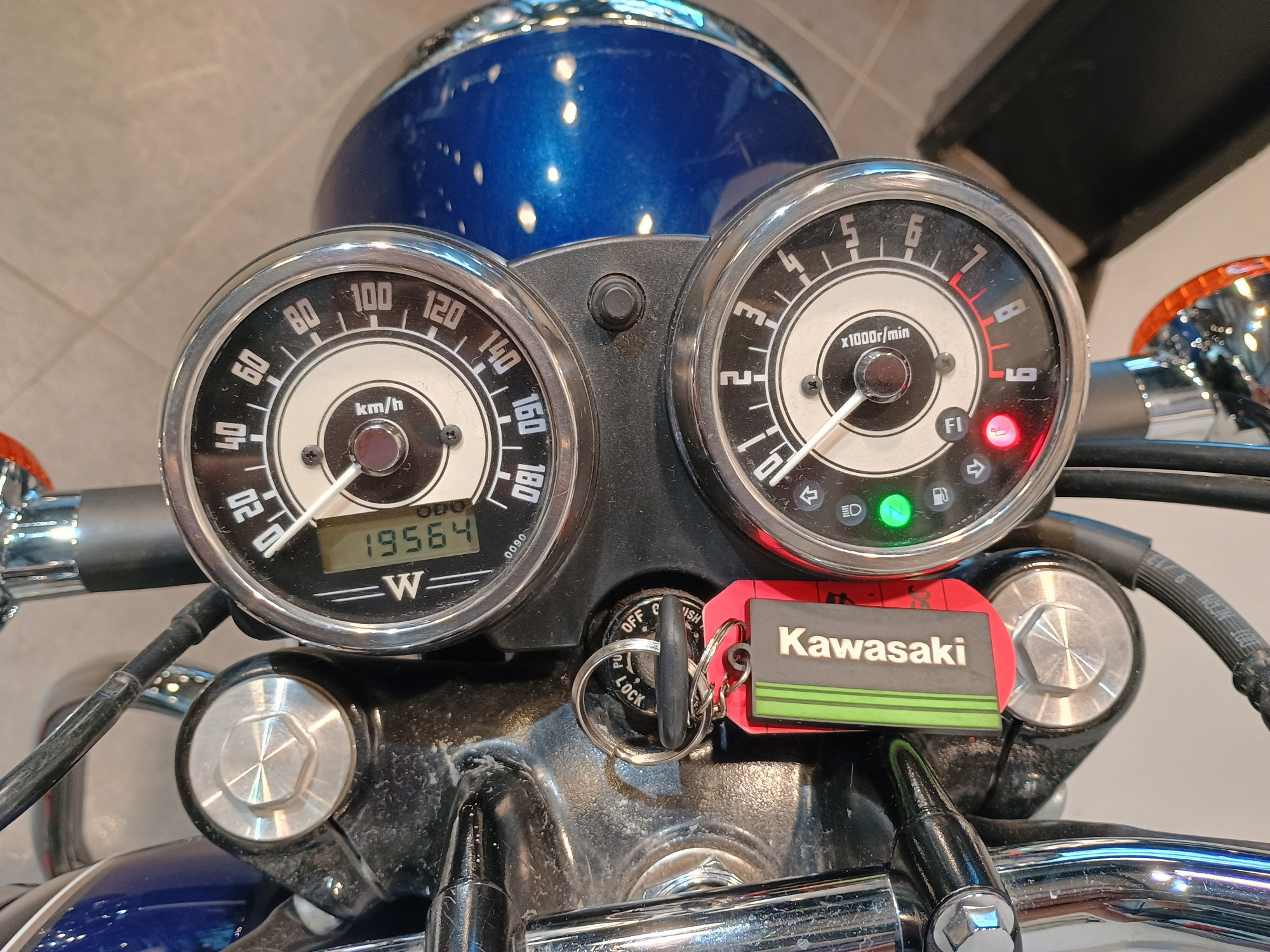 KAWASAKI W 800