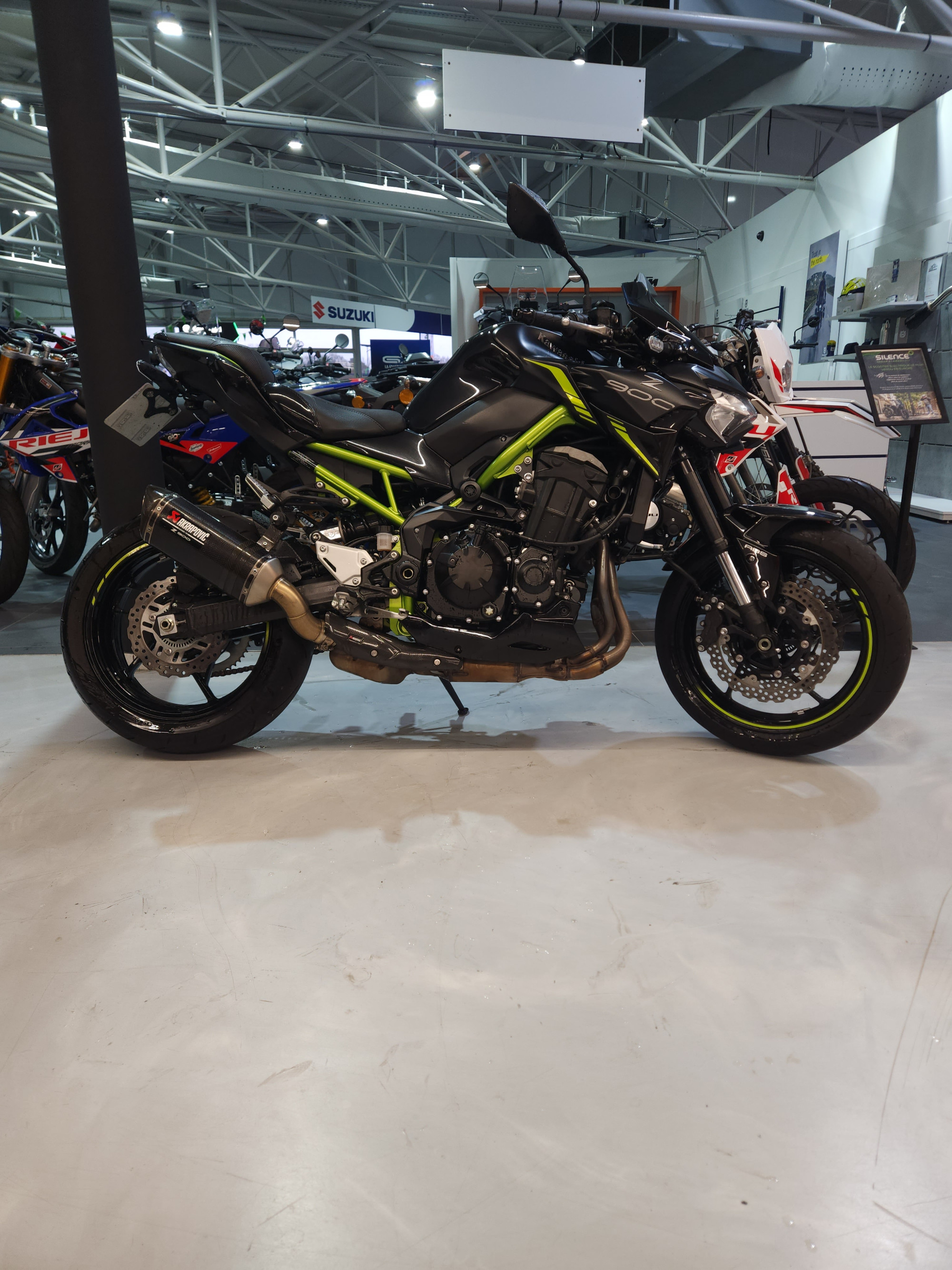 KAWASAKI Z900