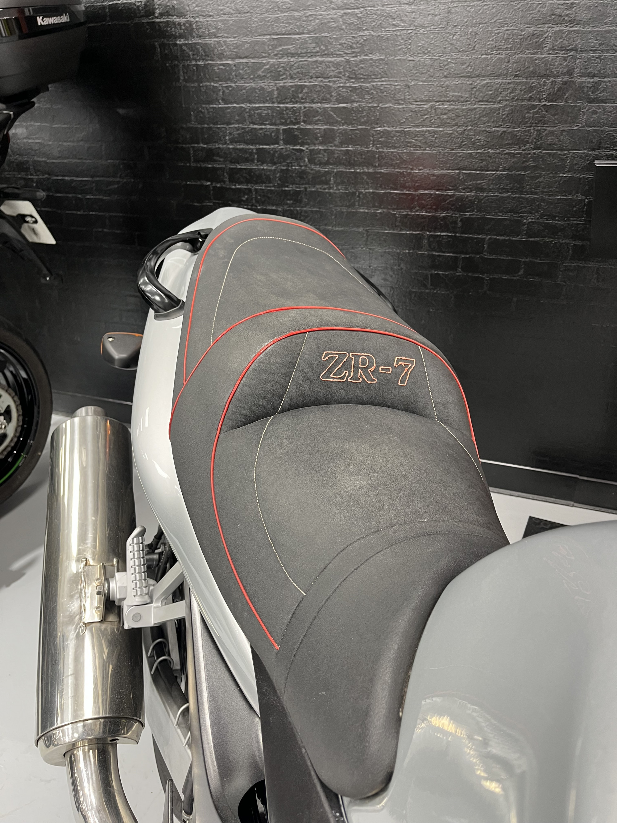 KAWASAKI ZR-7 S