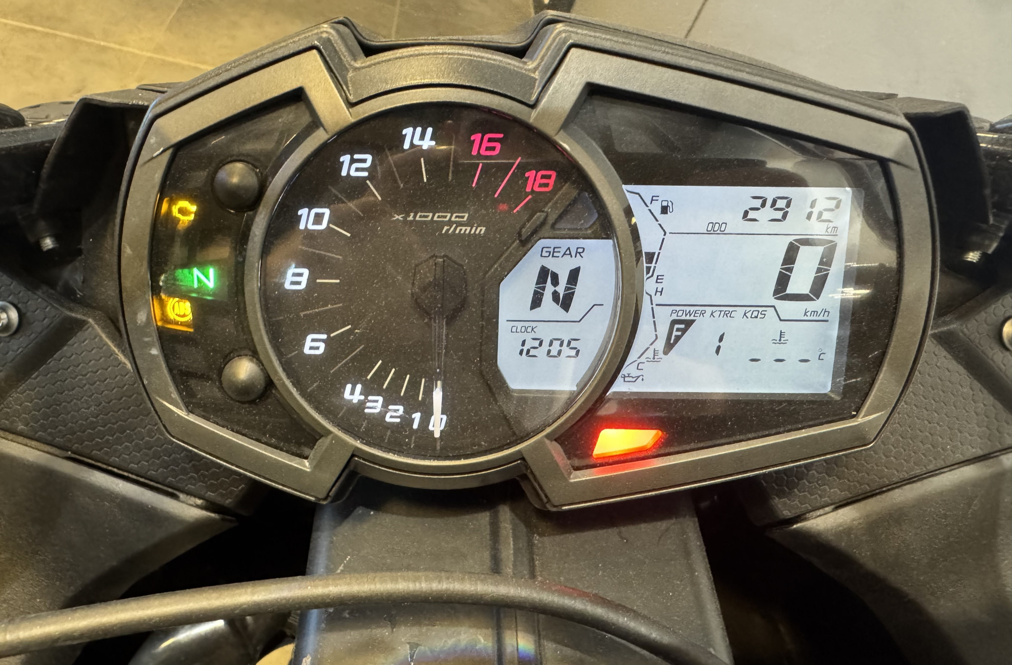 KAWASAKI ZX-6R 636