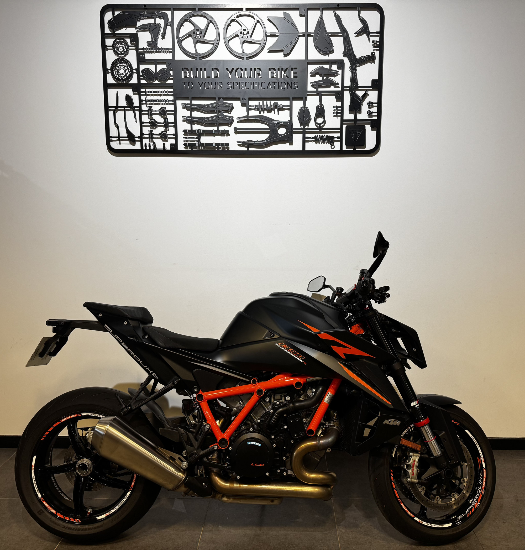KTM 1390 SUPER DUKE R