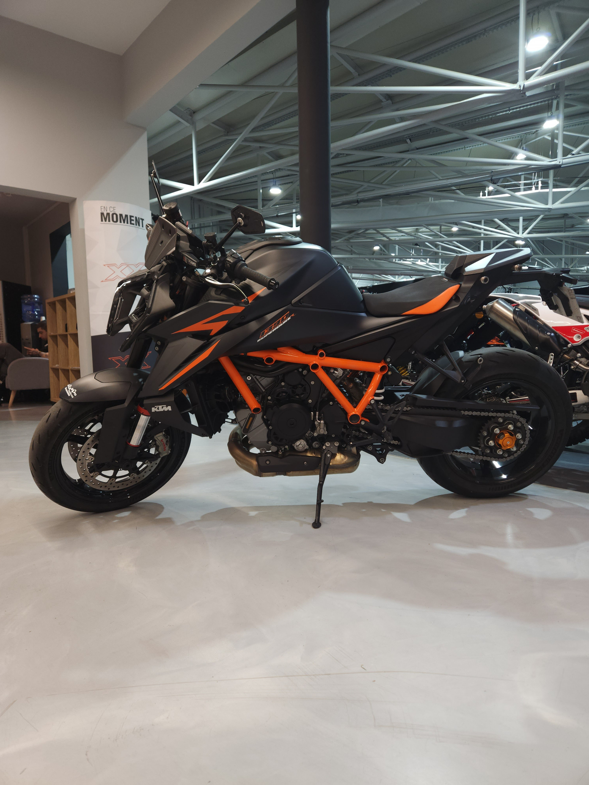 KTM 1390 SUPER DUKE R