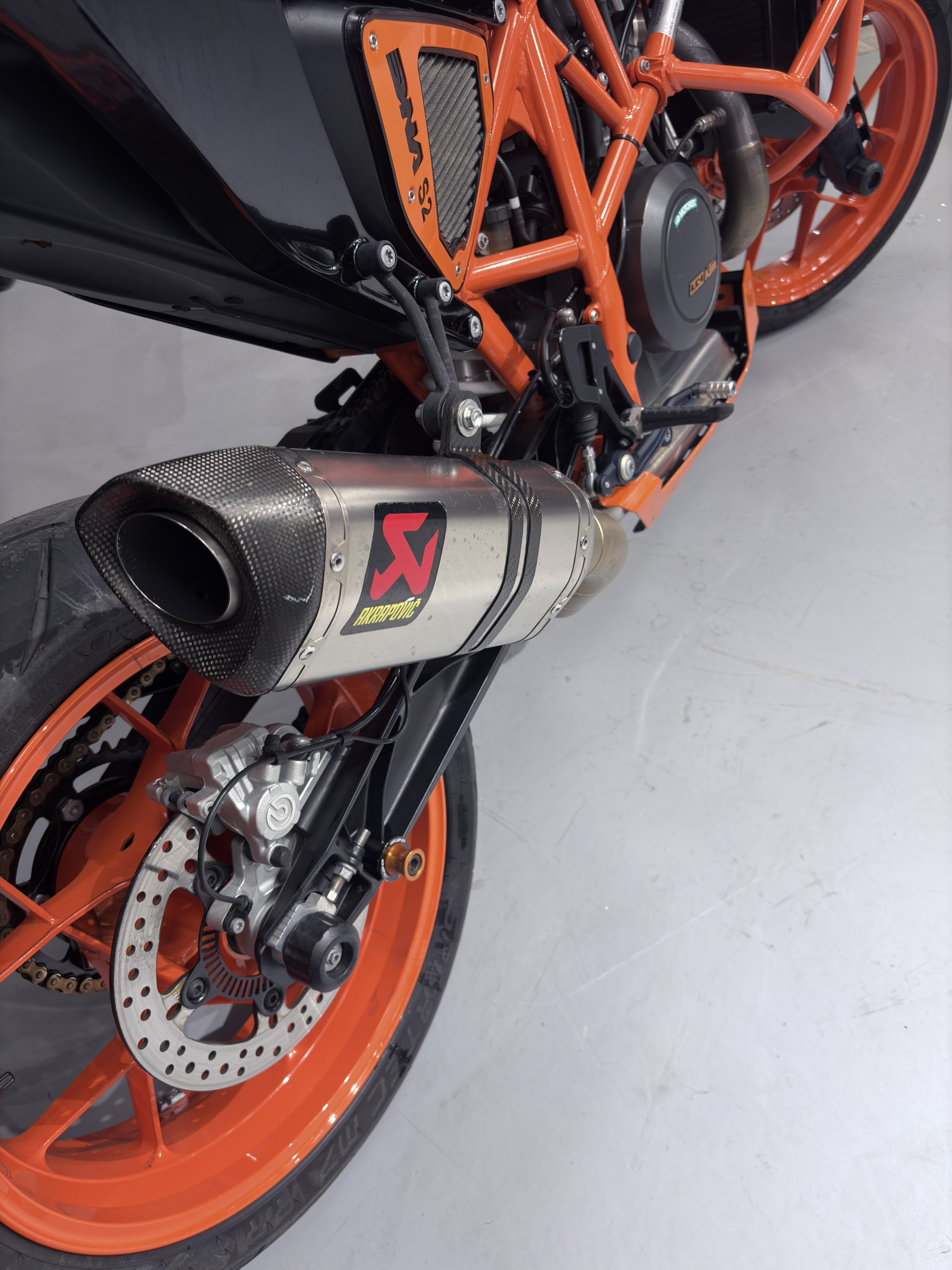 KTM 690 DUKE R