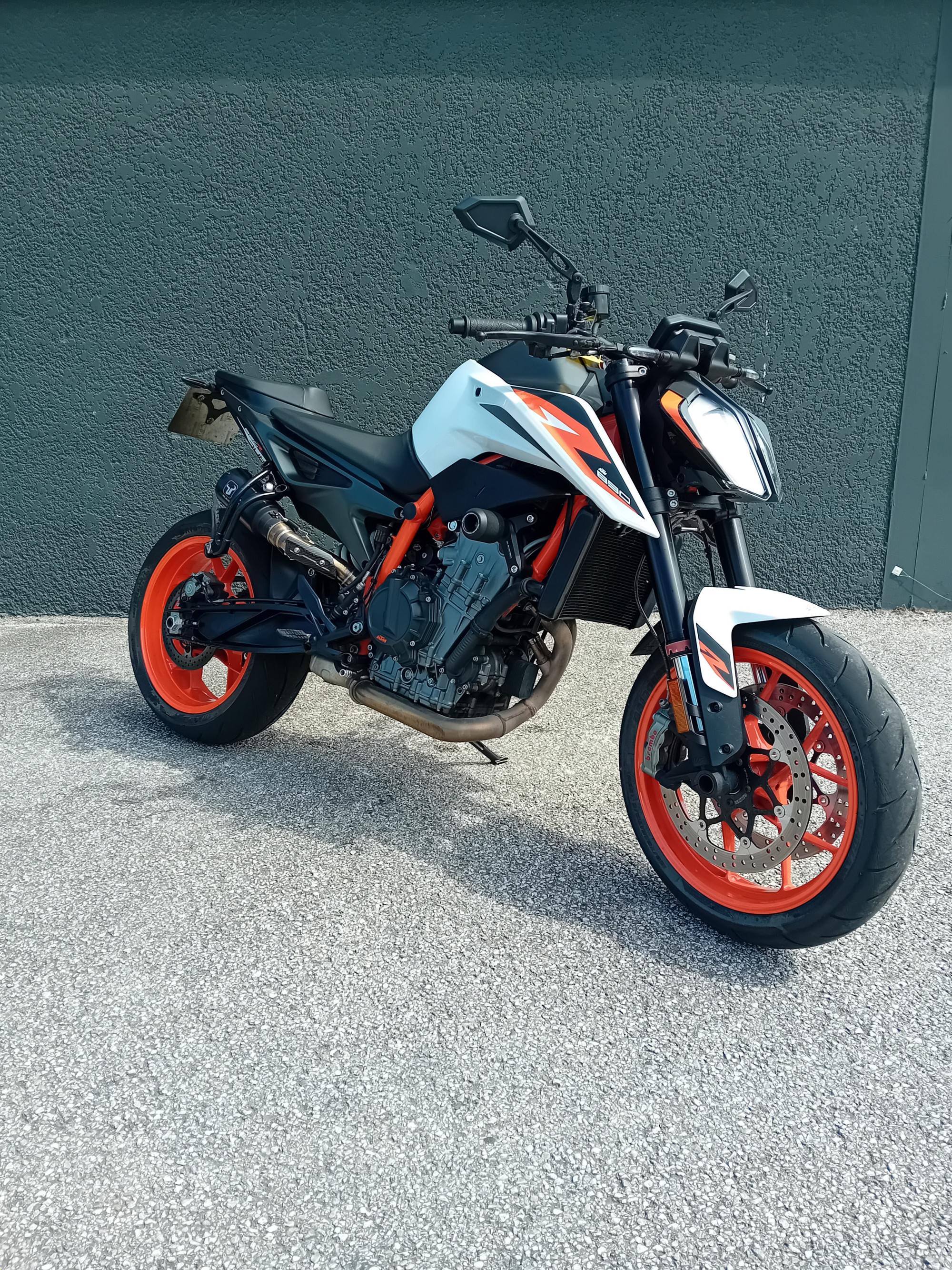 KTM 890 DUKE R