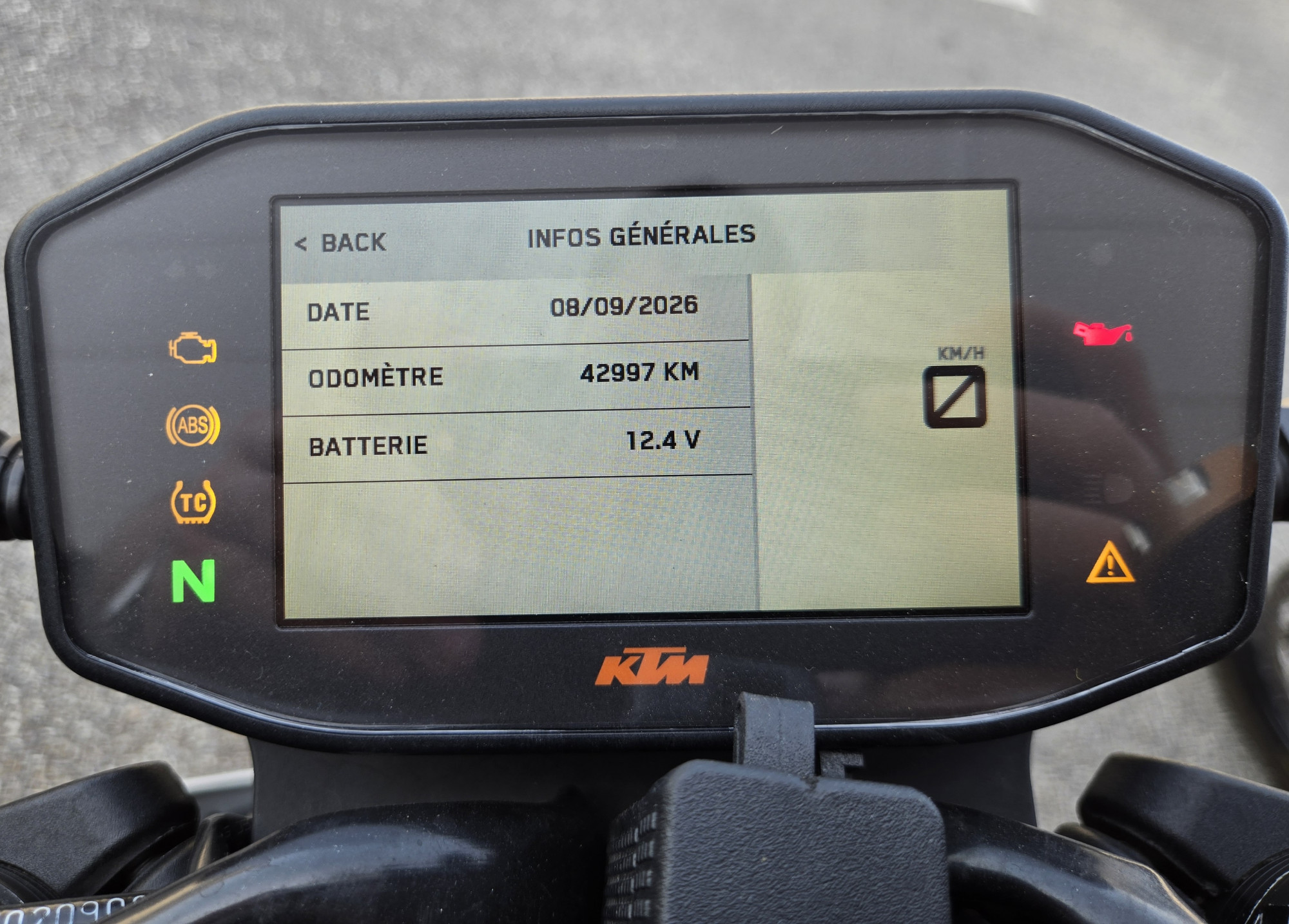 KTM 890 DUKE R