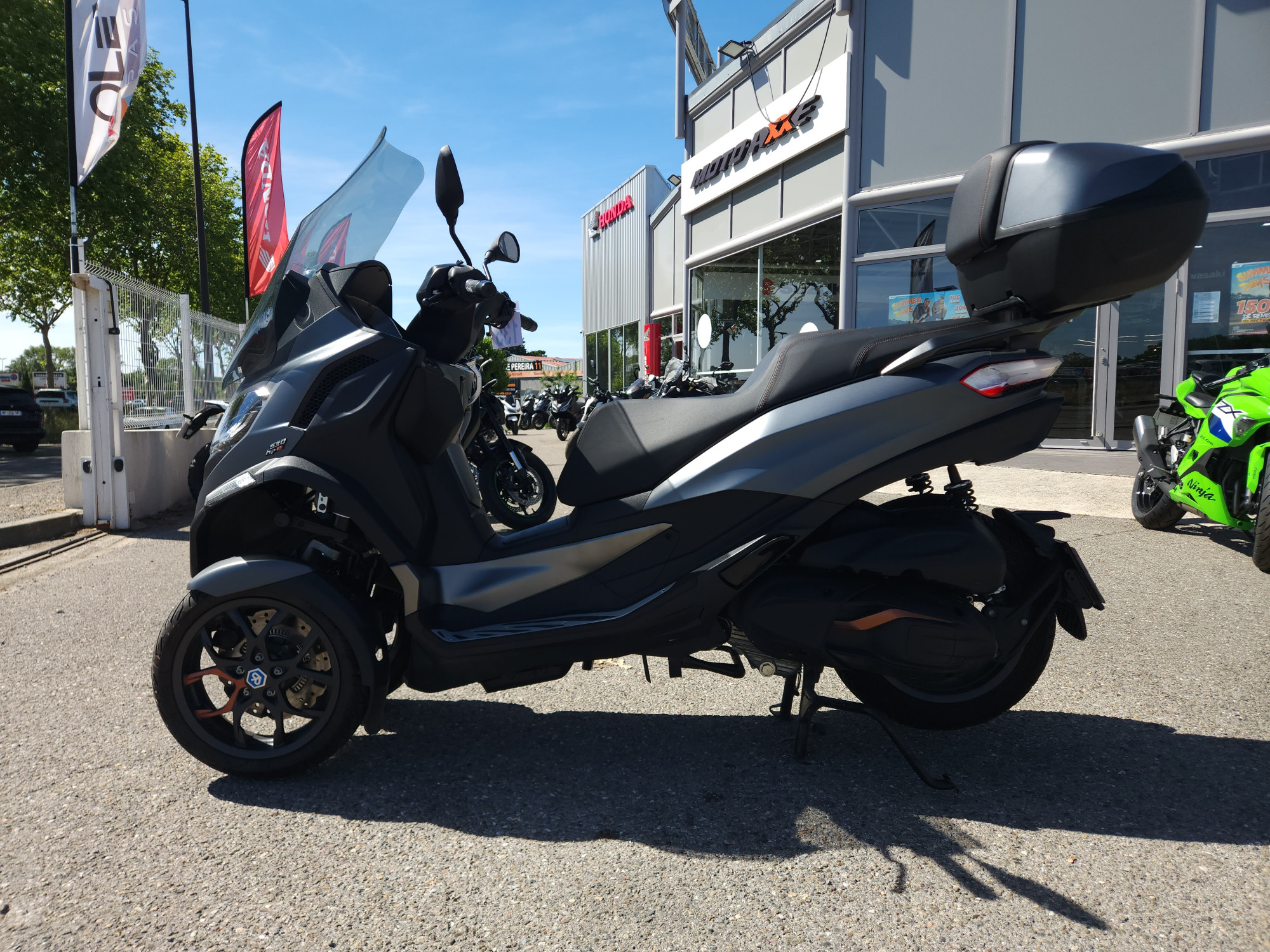 PIAGGIO MP3 530 HPE EXCLUSIVE