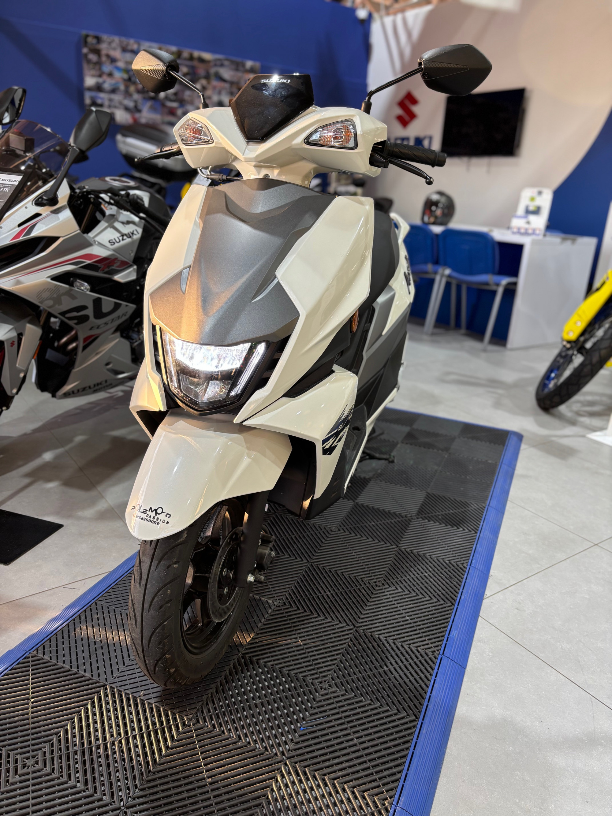SUZUKI AVENIS 125