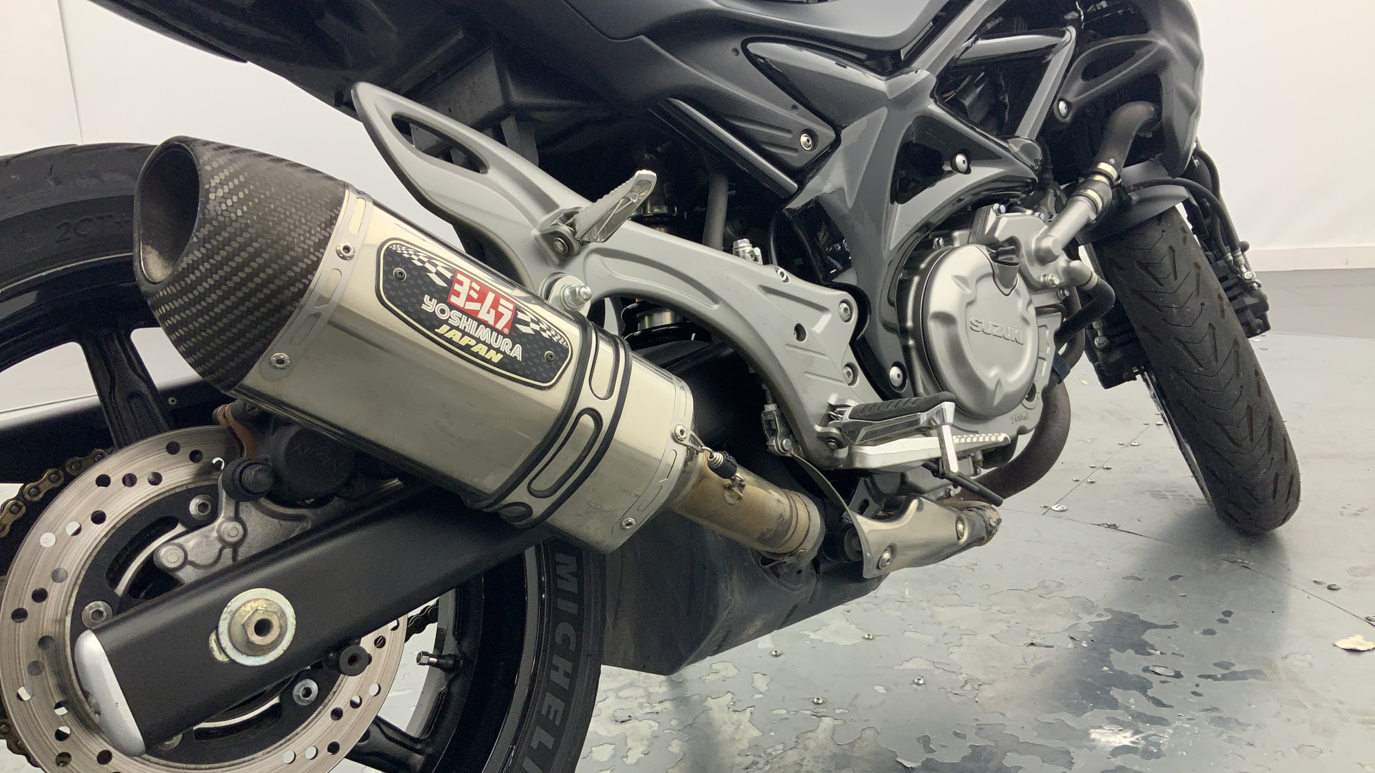 SUZUKI GLADIUS 650