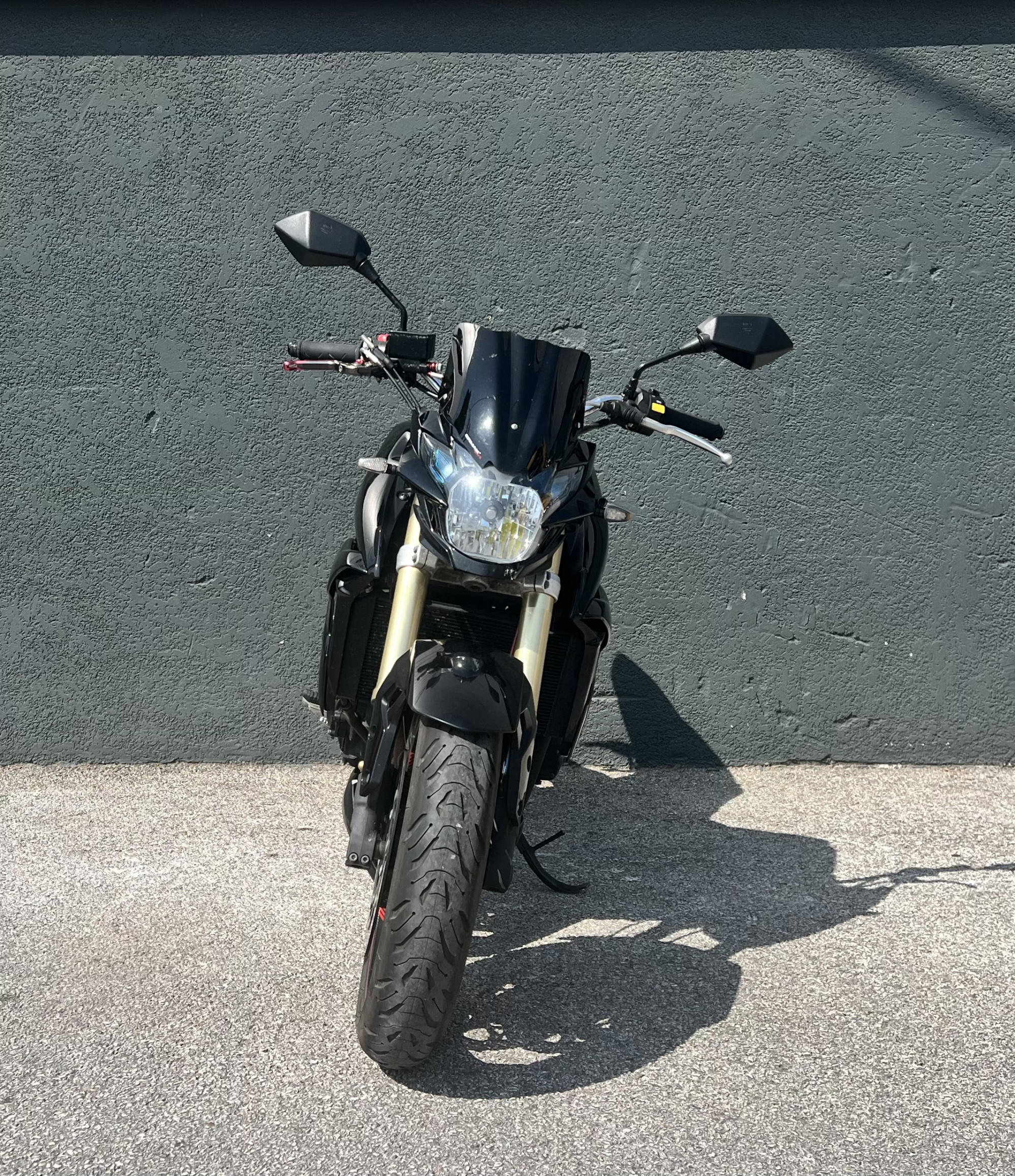 SUZUKI GSR 750