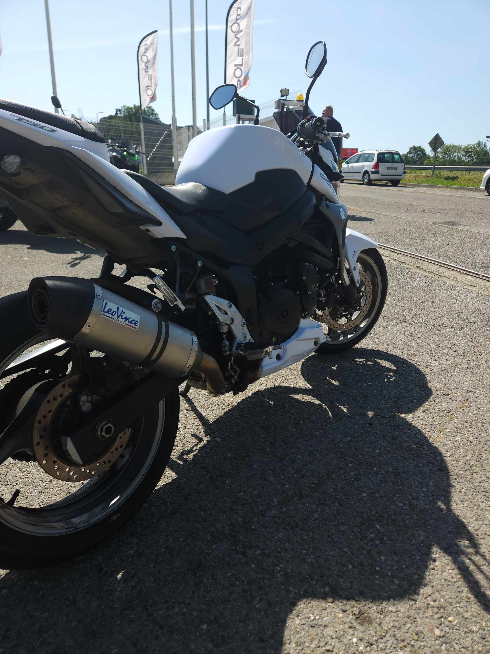 SUZUKI GSR 750