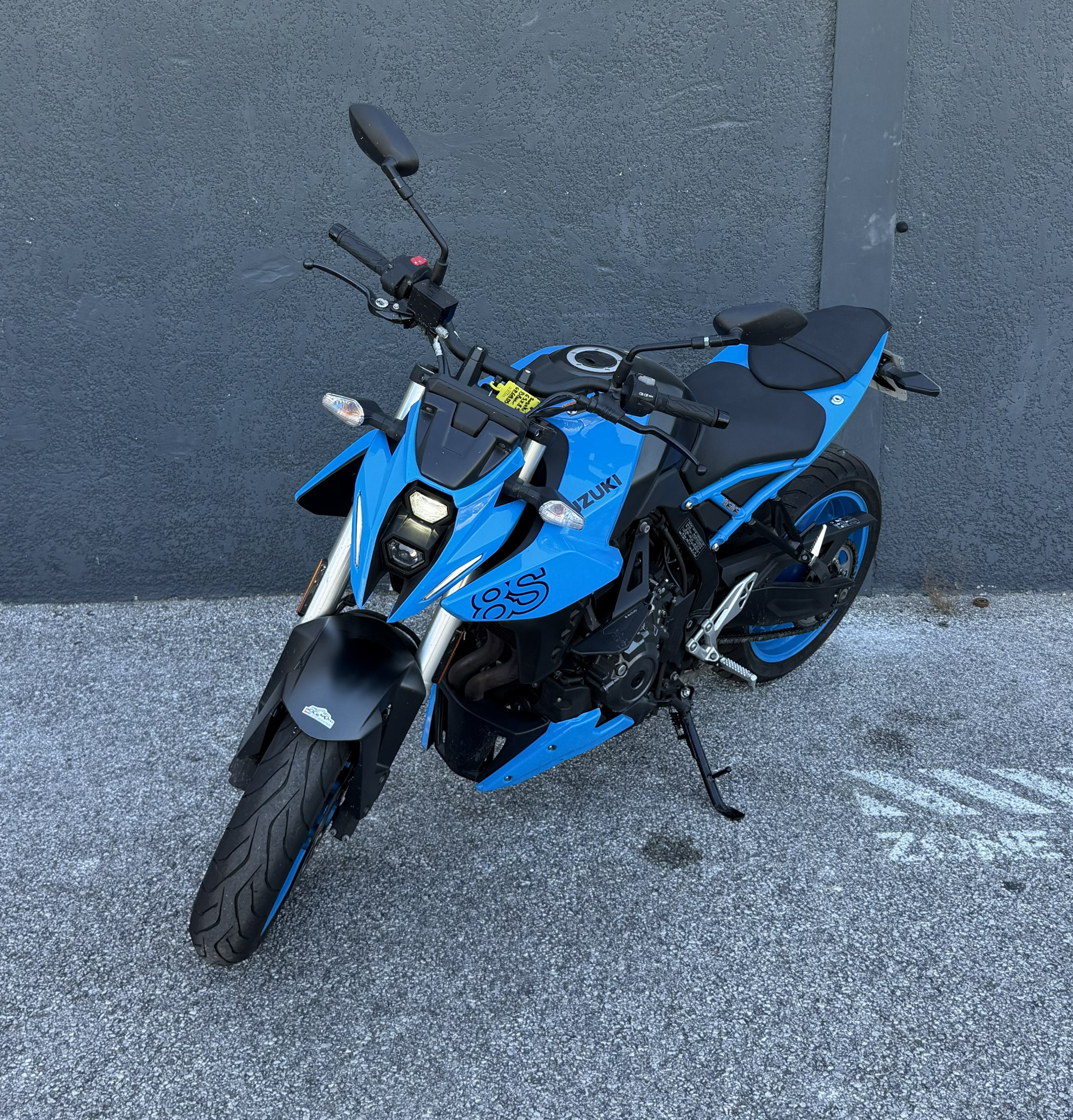 SUZUKI GSX-S 8 S