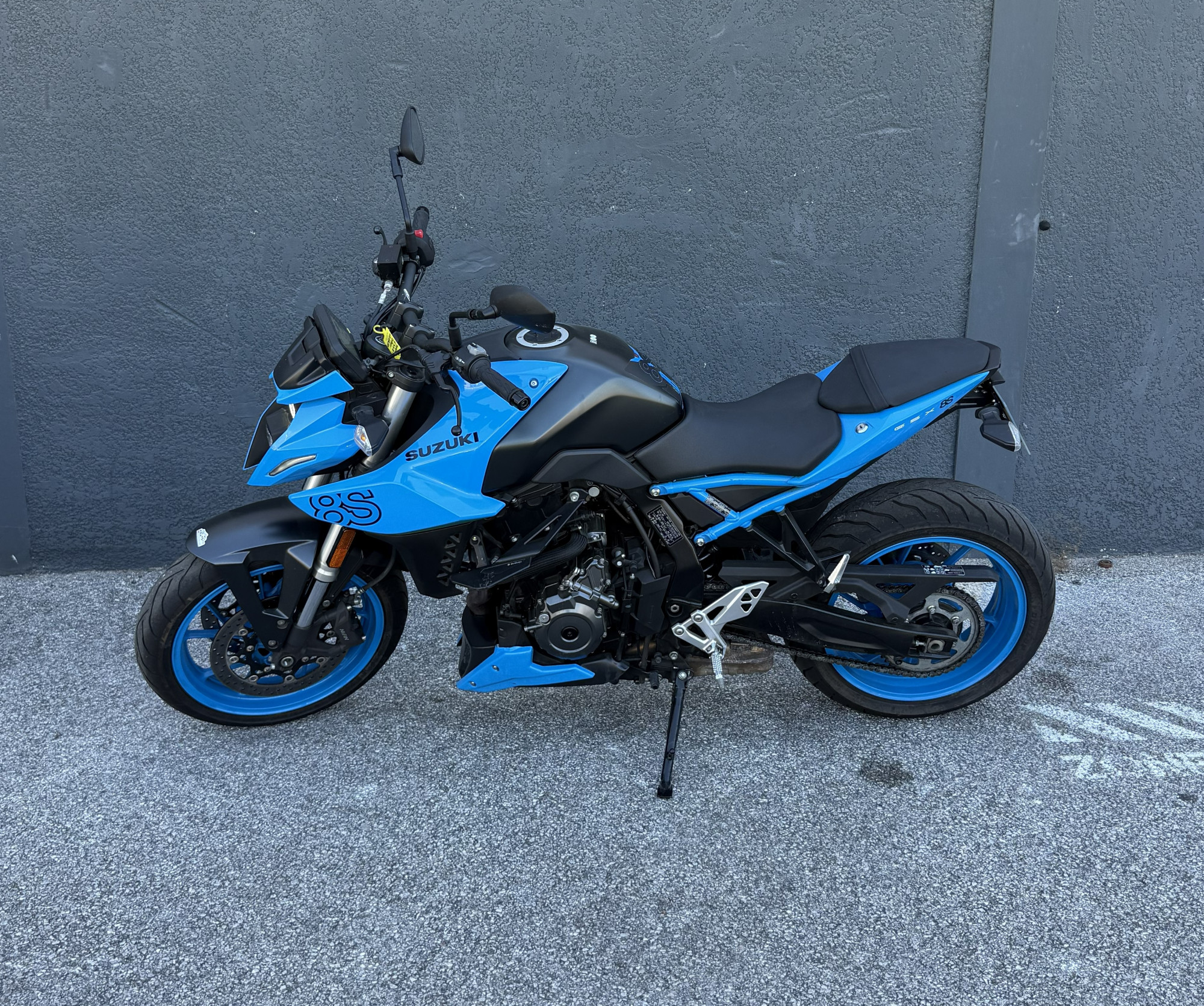 SUZUKI GSX-S 8 S