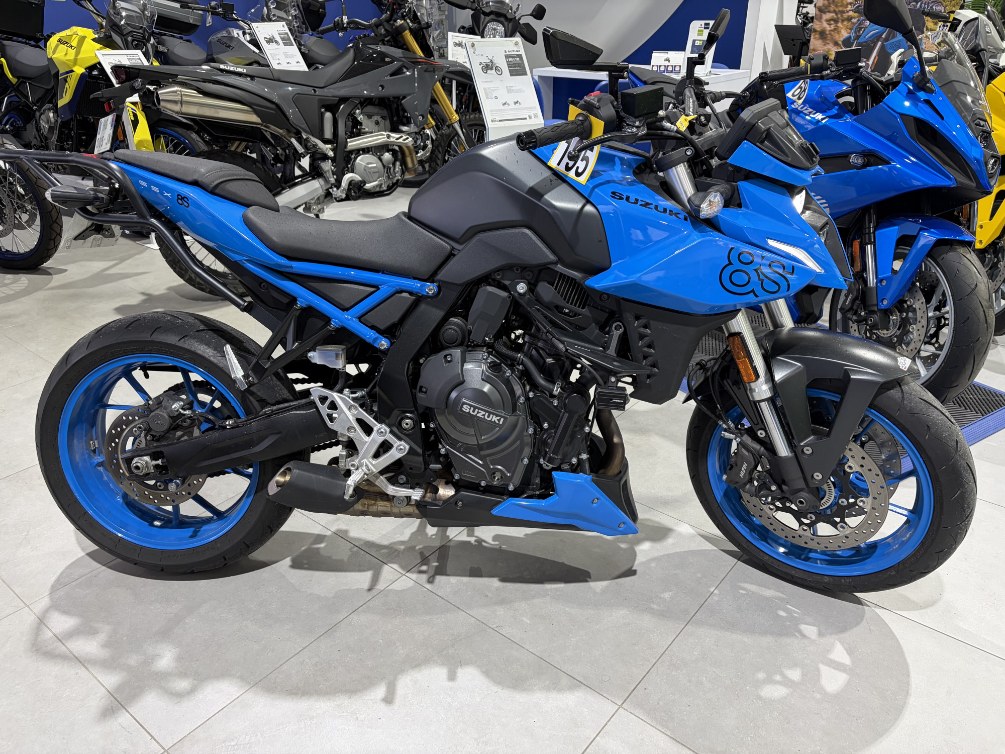 SUZUKI GSX-8S