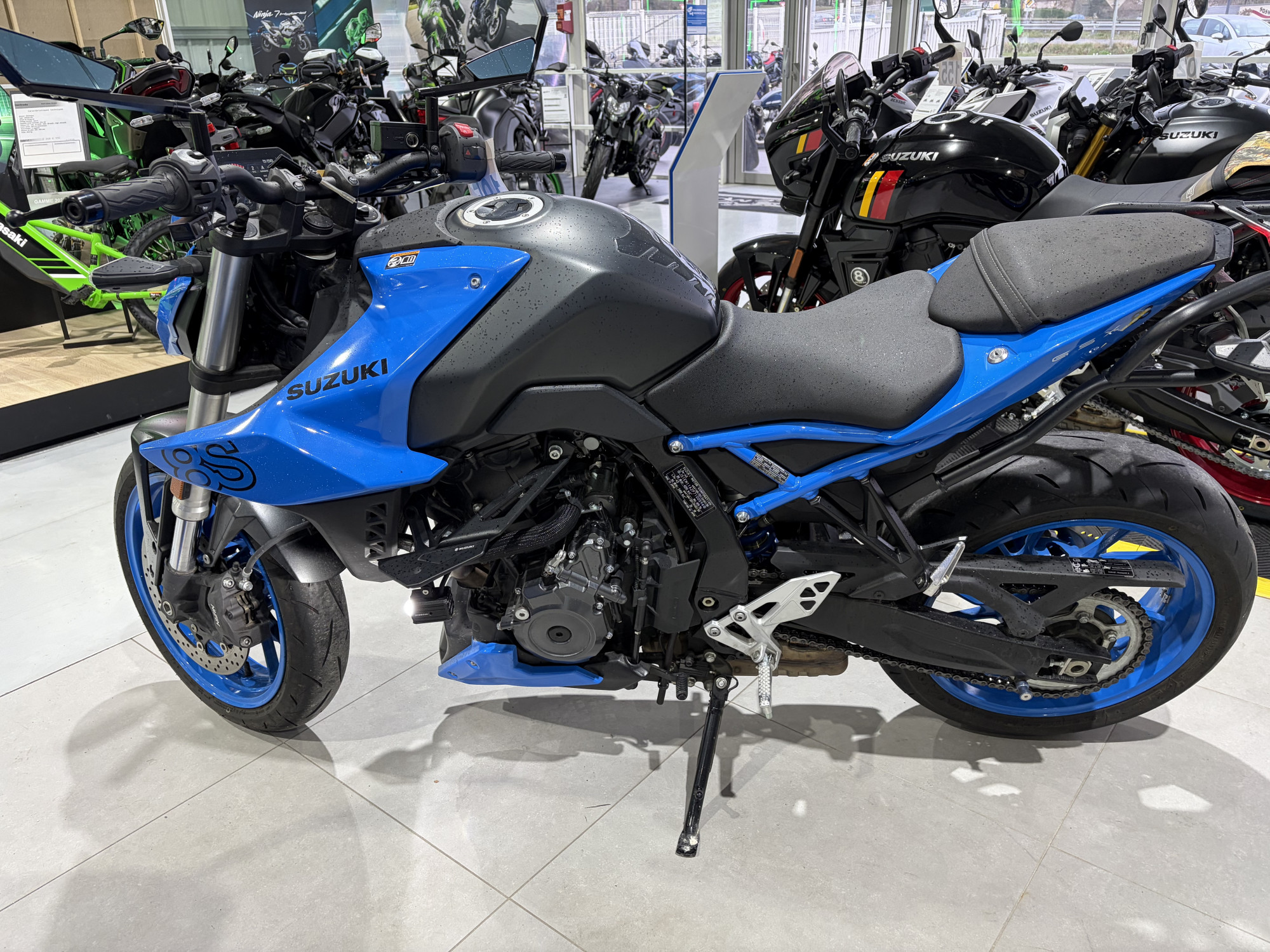 SUZUKI GSX-8S