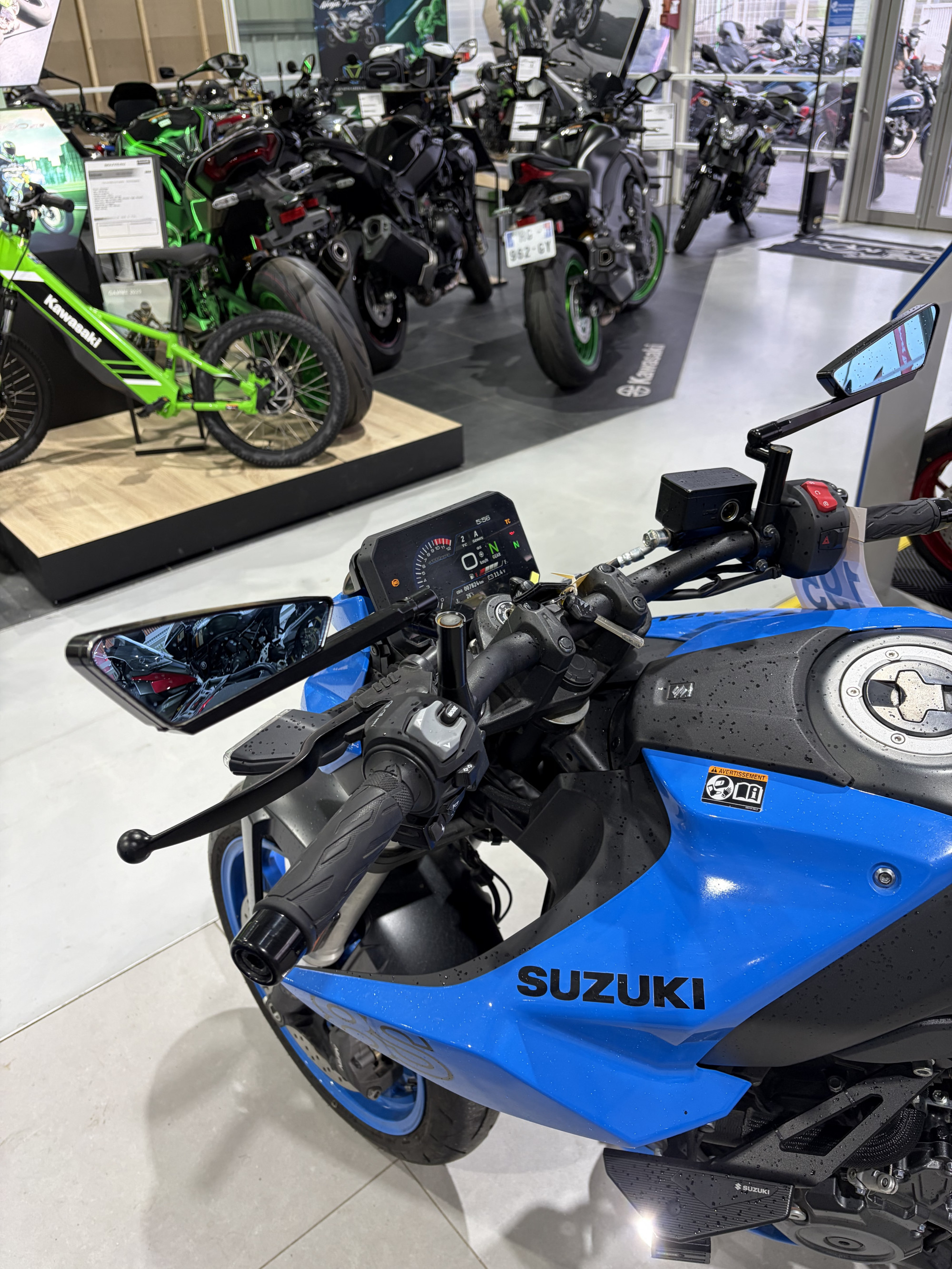 SUZUKI GSX-8S