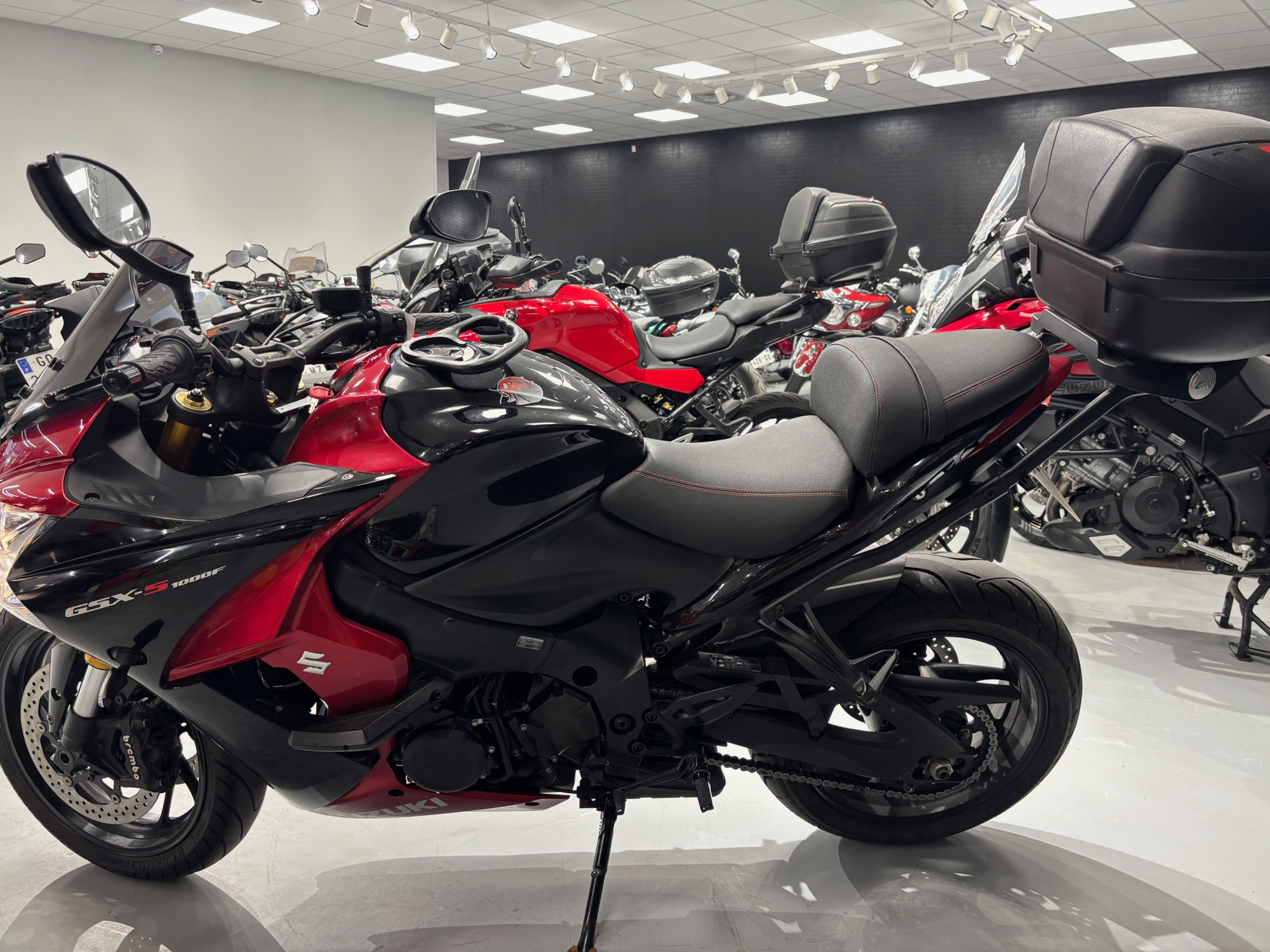 SUZUKI GSX-S 1000 F
