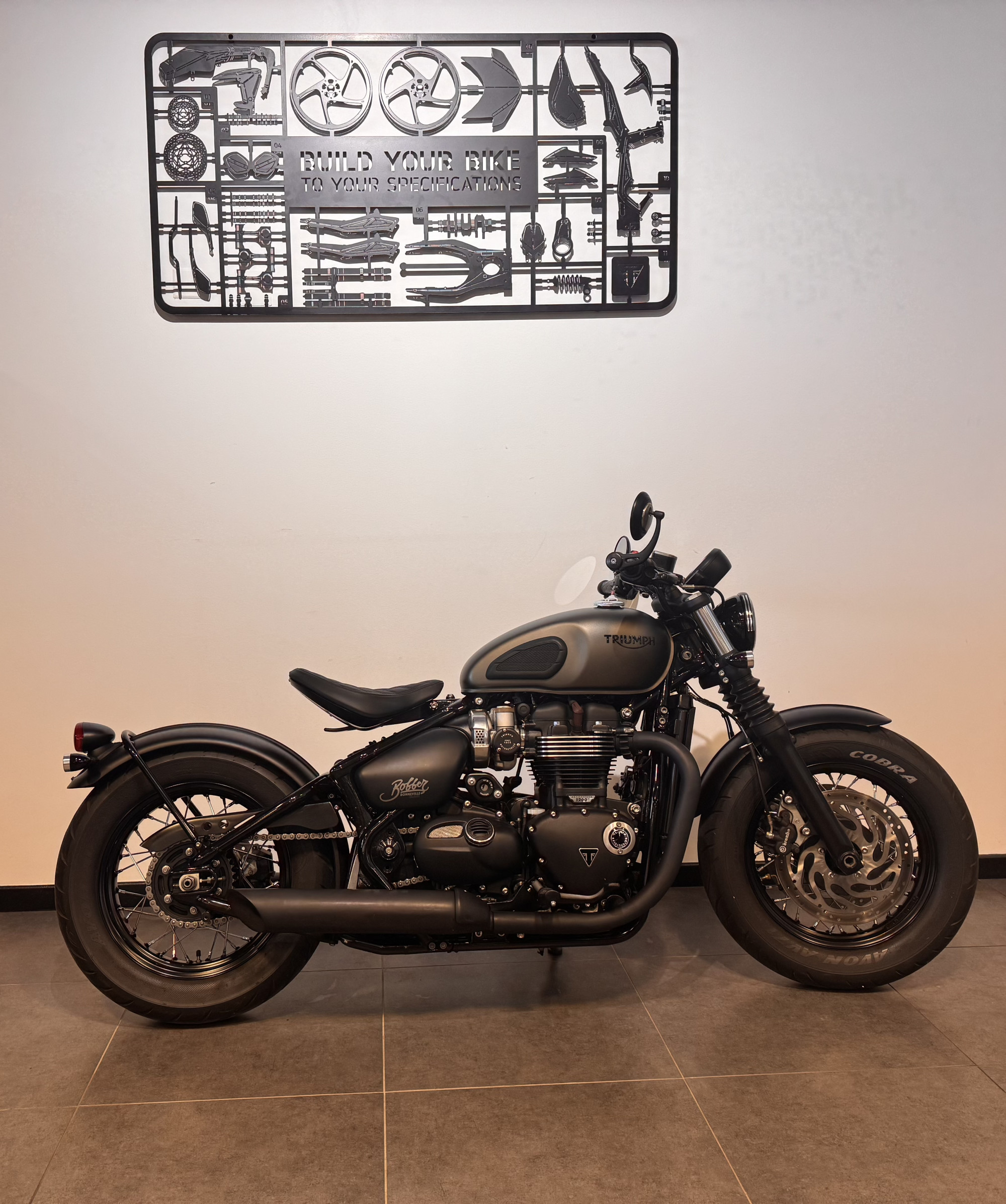 TRIUMPH BONNEVILLE BOBBER 1200