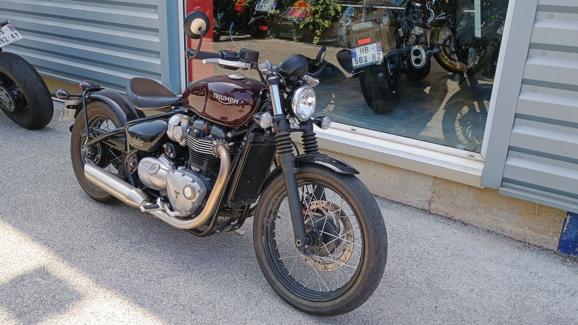 TRIUMPH BONNEVILLE BOBBER 1200
