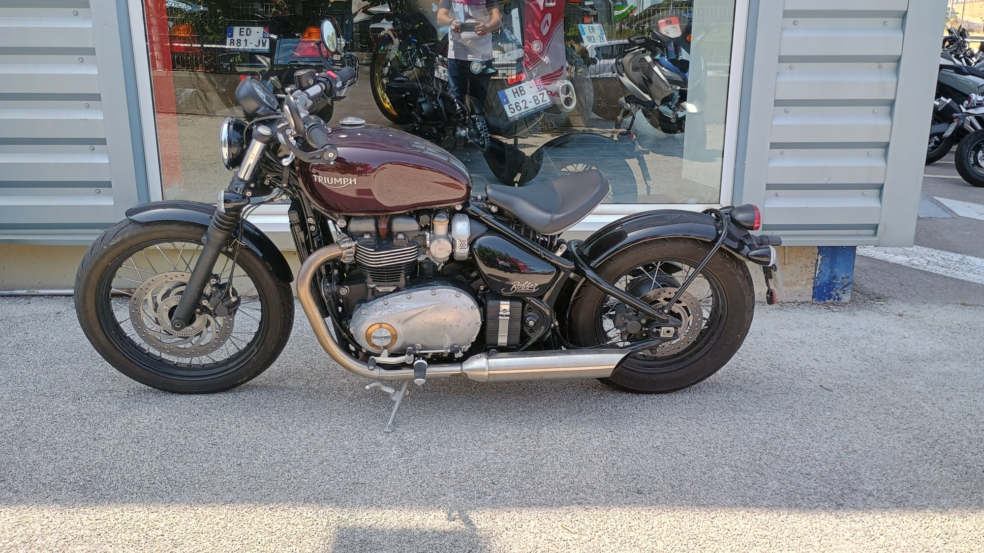 TRIUMPH BONNEVILLE BOBBER 1200