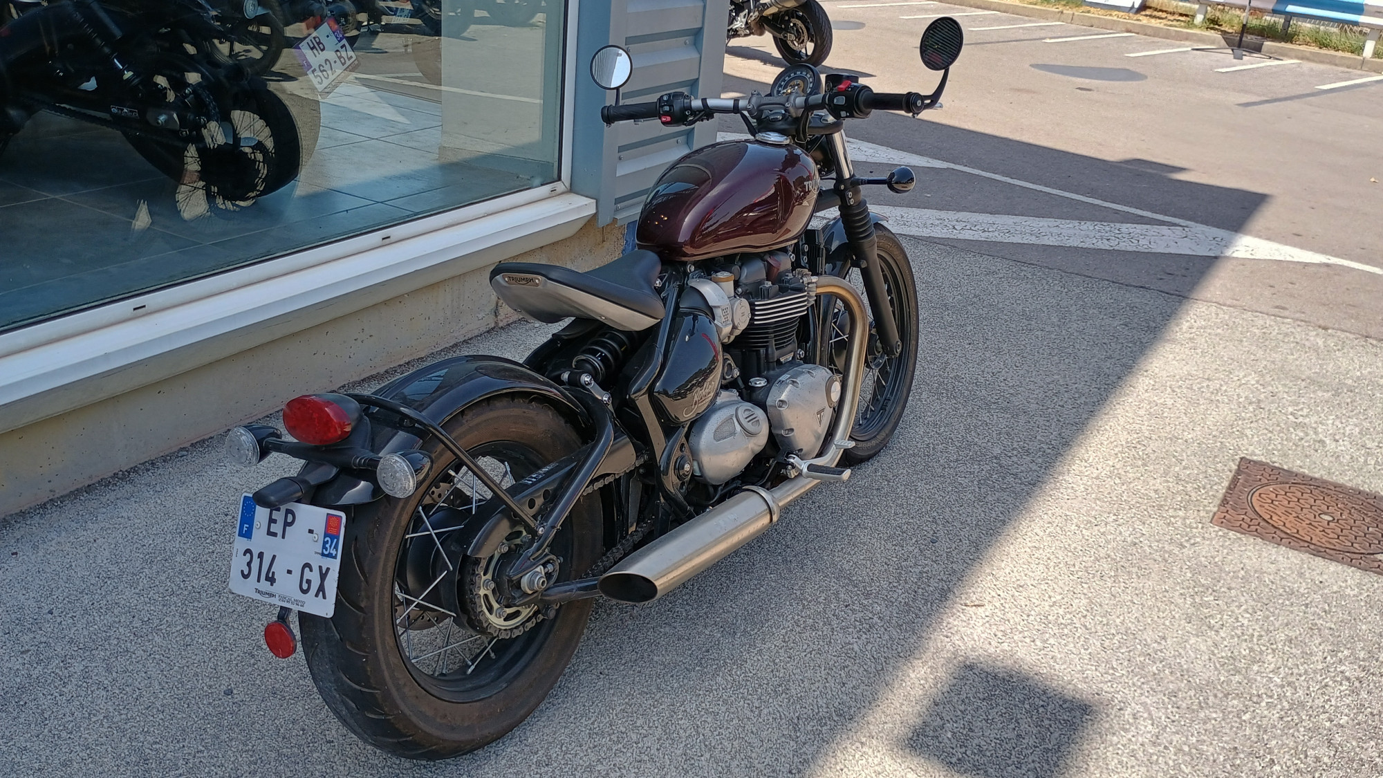 TRIUMPH BONNEVILLE BOBBER 1200