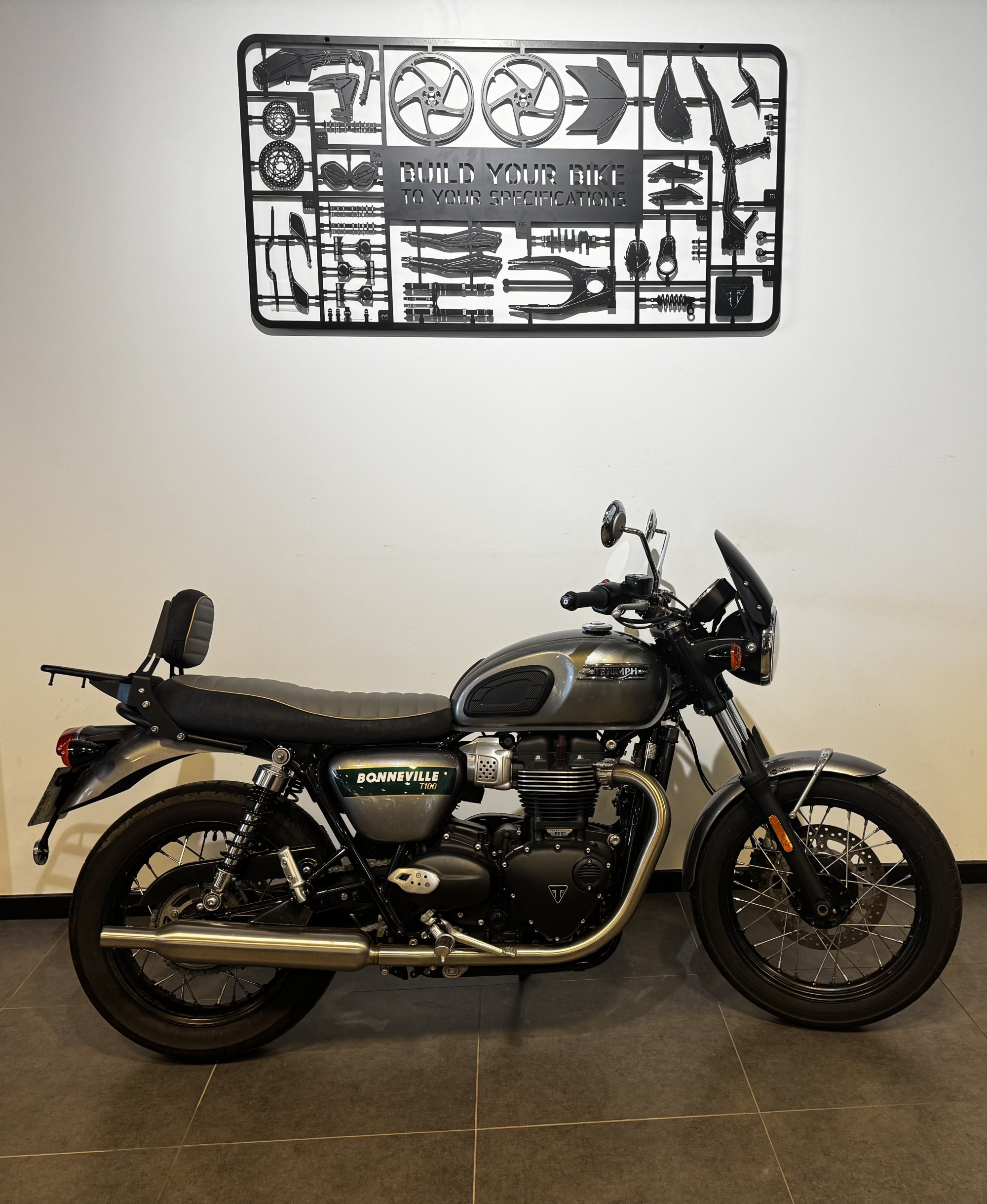 TRIUMPH BONNEVILLE T100 GOLD LINE EDITION