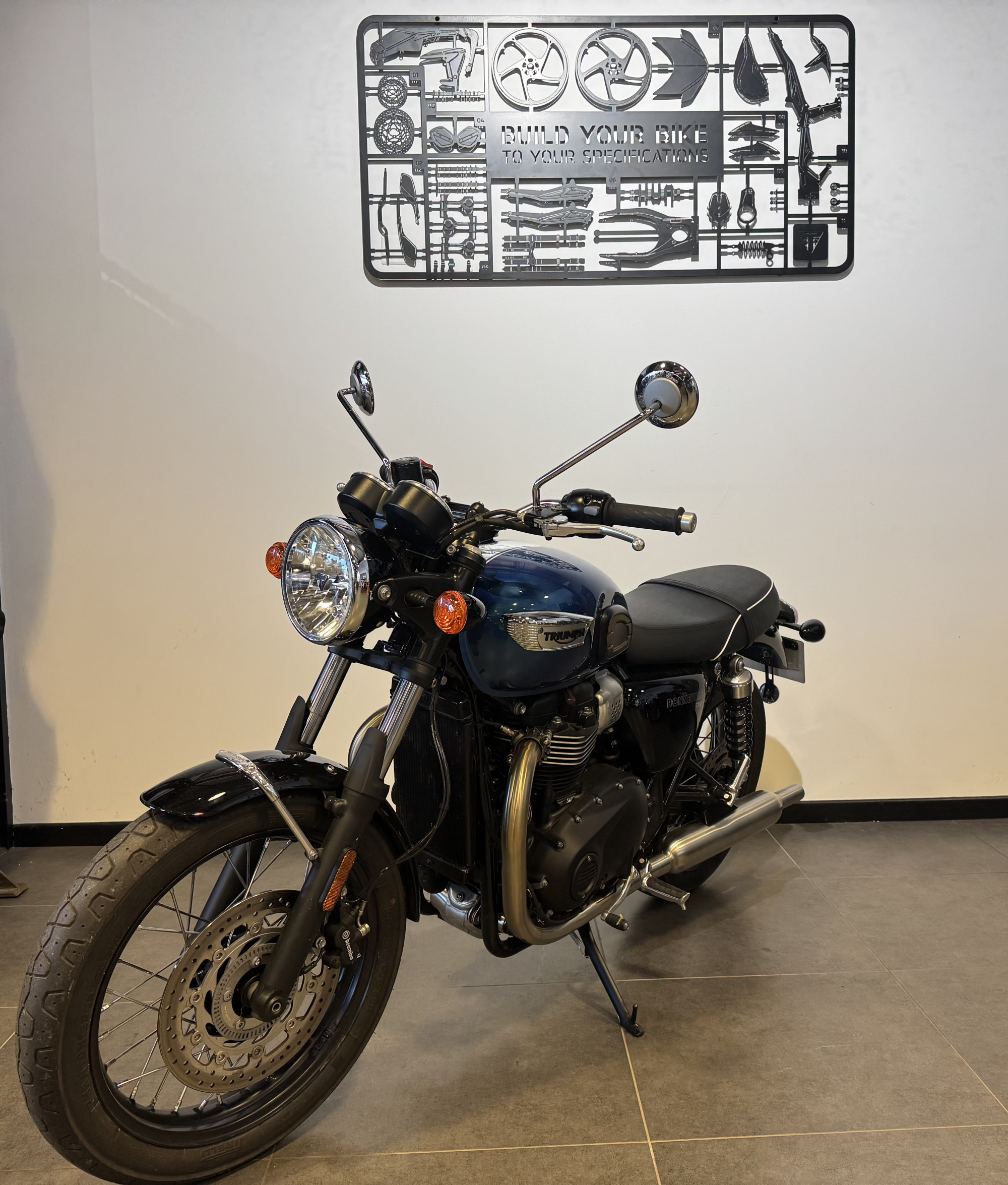 TRIUMPH BONNEVILLE T100
