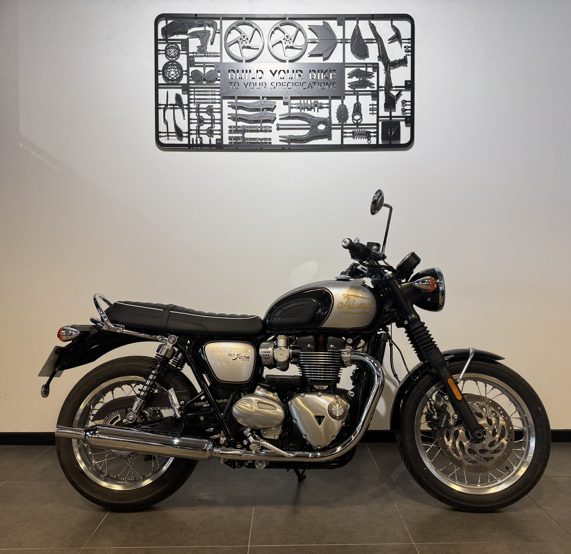 TRIUMPH BONNEVILLE T120 1200
