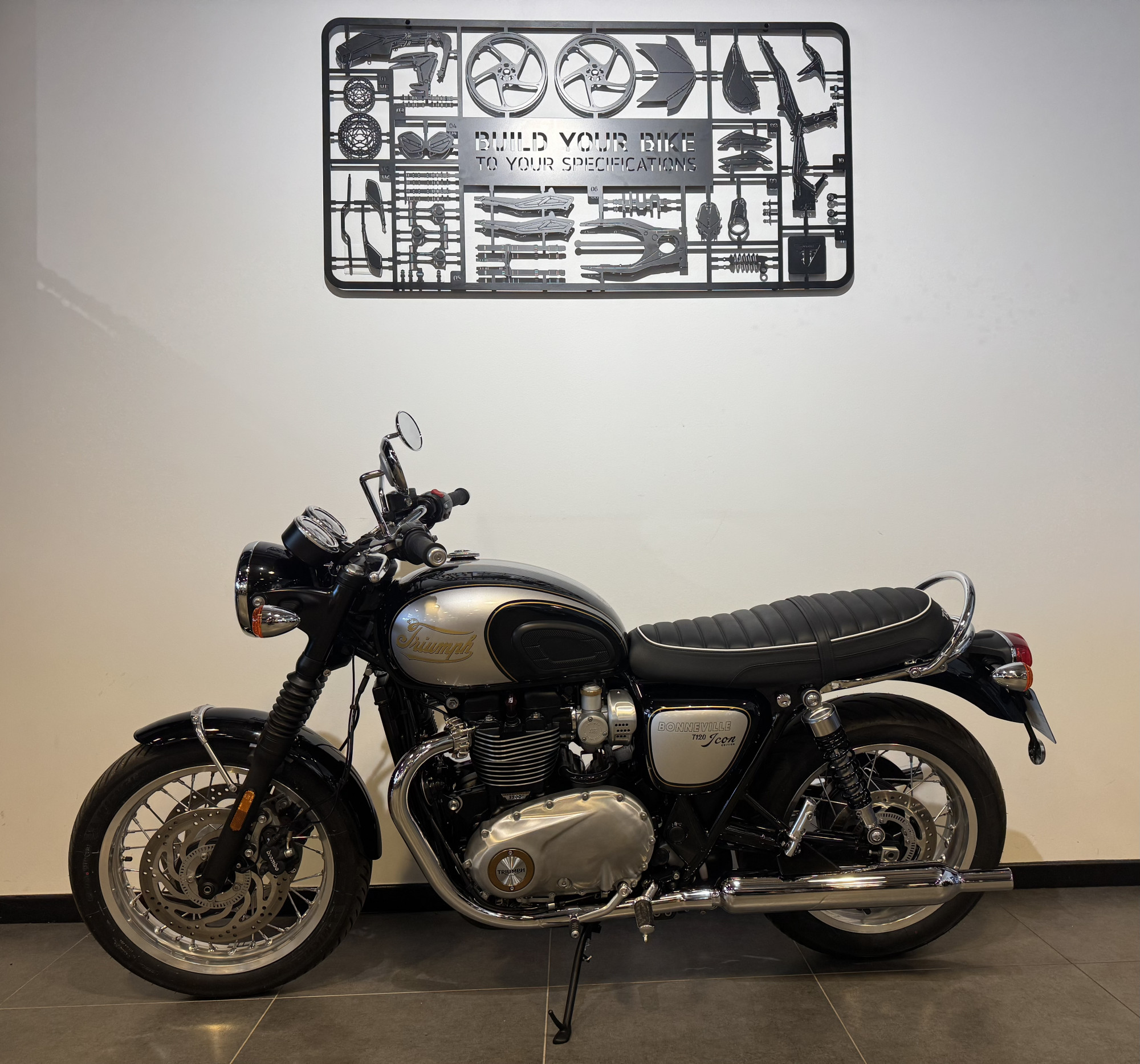 TRIUMPH BONNEVILLE T120 1200