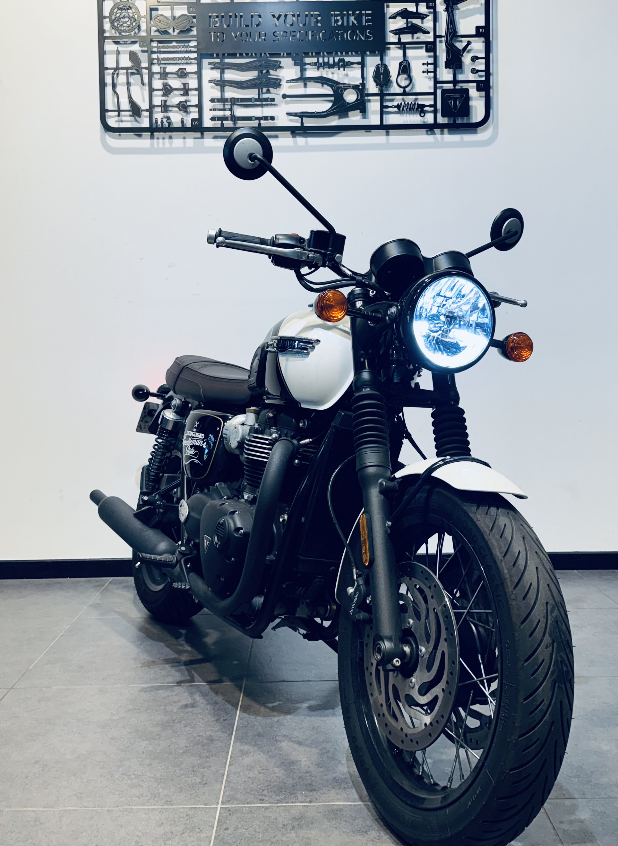 TRIUMPH BONNEVILLE T120 BLACK